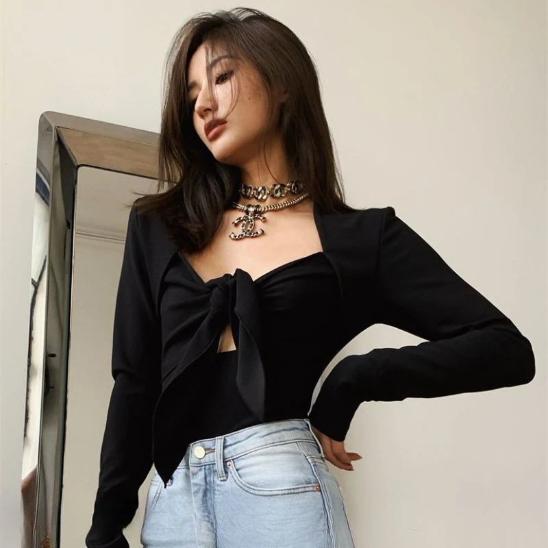 Spice Girl Wind Heart Thief Chest Strap Bow Design Sense Black Long Sleeve Slim Fit New Autumn and Winter Top Women T-shirts