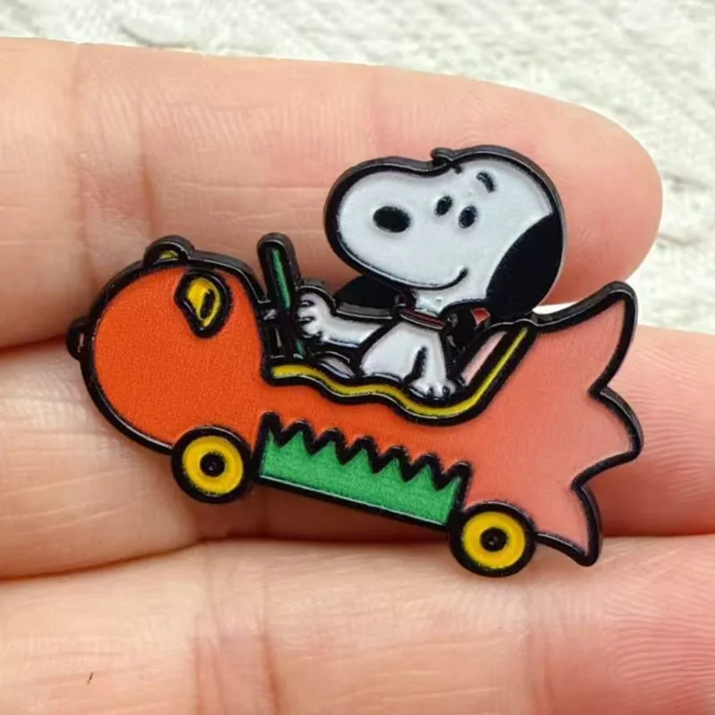 10PCS Hot Sale Snoopy Enamel Pin Cartoon Anime Brooch Cute Dog Lapel Pin for Bag Hat Clothing Decor Collectible Party Gift Favor
