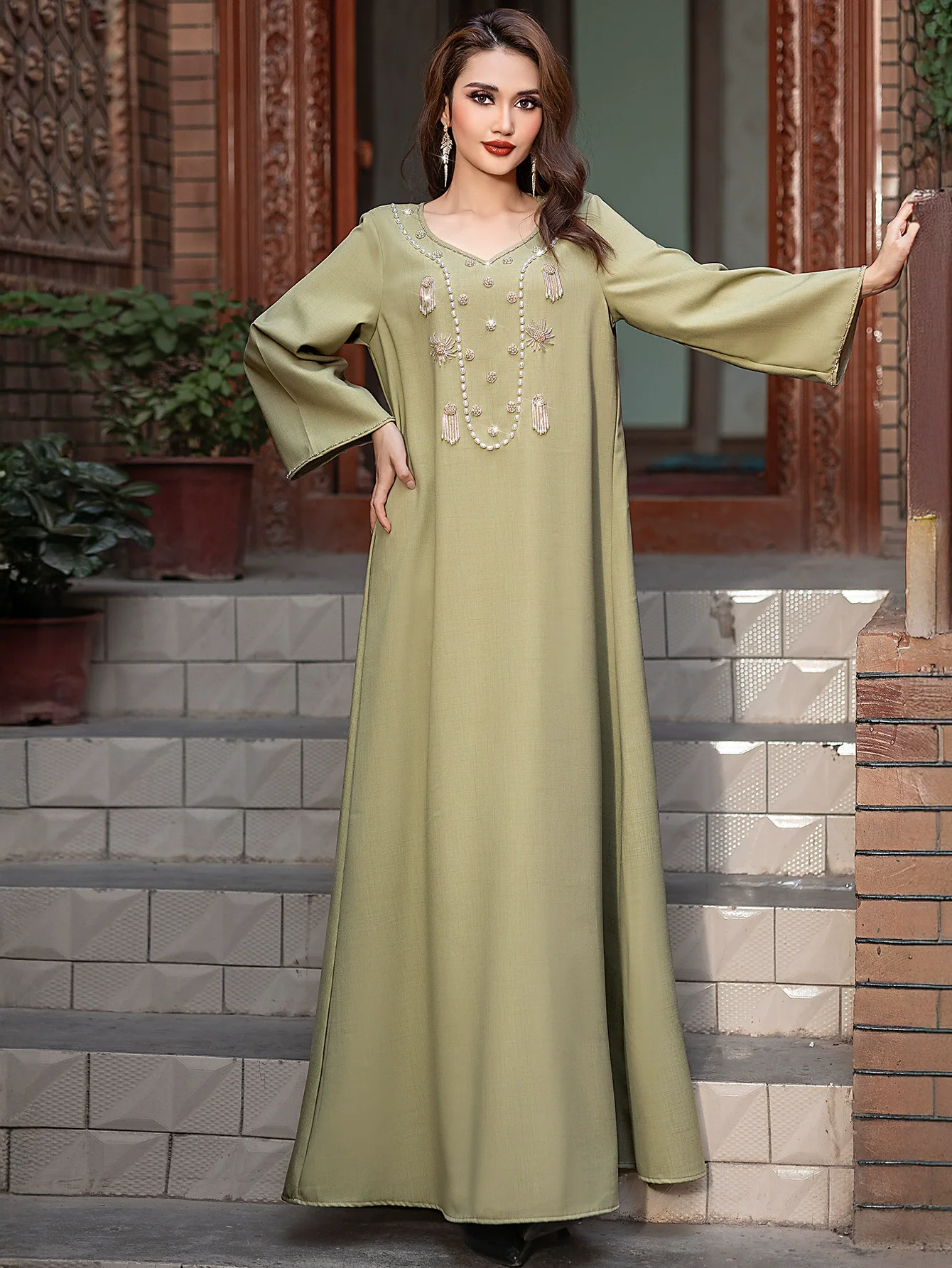 

Middle East Ramadan Morocco Muslim New Women's Dress Saudi Arabia Diamond studded V-neck Brown Loose Robe Muslim Dubai Robe