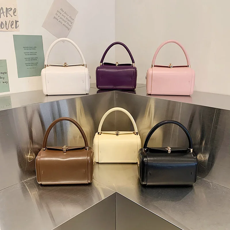 Boston Simple PU Handbags 2024 Hasp di alta qualità Sense of Luxury Designer New Style pendolarismo borse a tracolla versatili per le donne