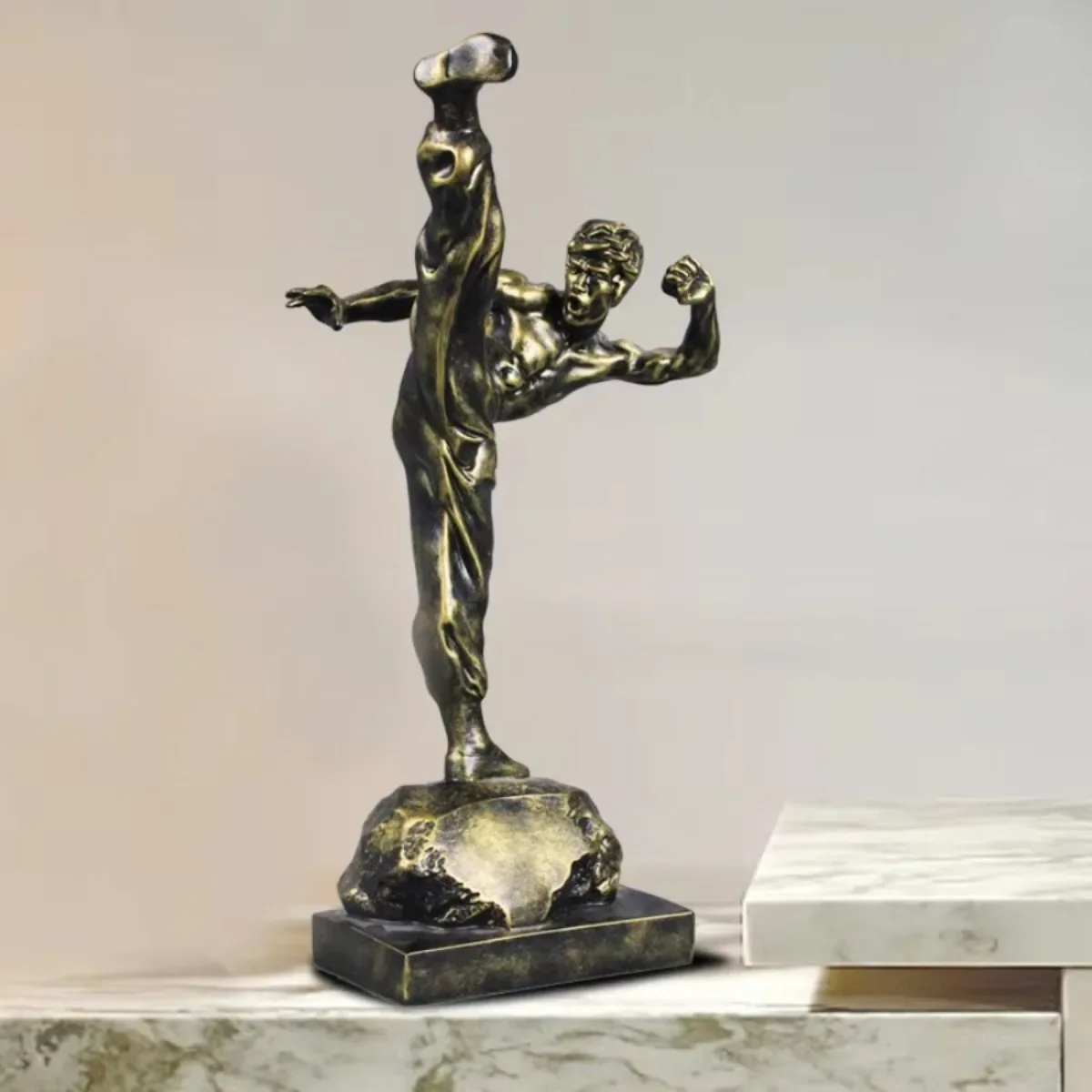

28CM King of Kung Fu Resin Action Figures Collection Model Sculpture Home Office Desktop Decoration Gift Statue Home Decor