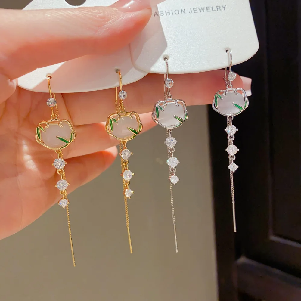 

Ethnic Chinese Style Ruyi Shaped Jade Pendant Ear Line Earrings for Women Retro Design Sparkling Zircon Tassel Luxury Jewelry