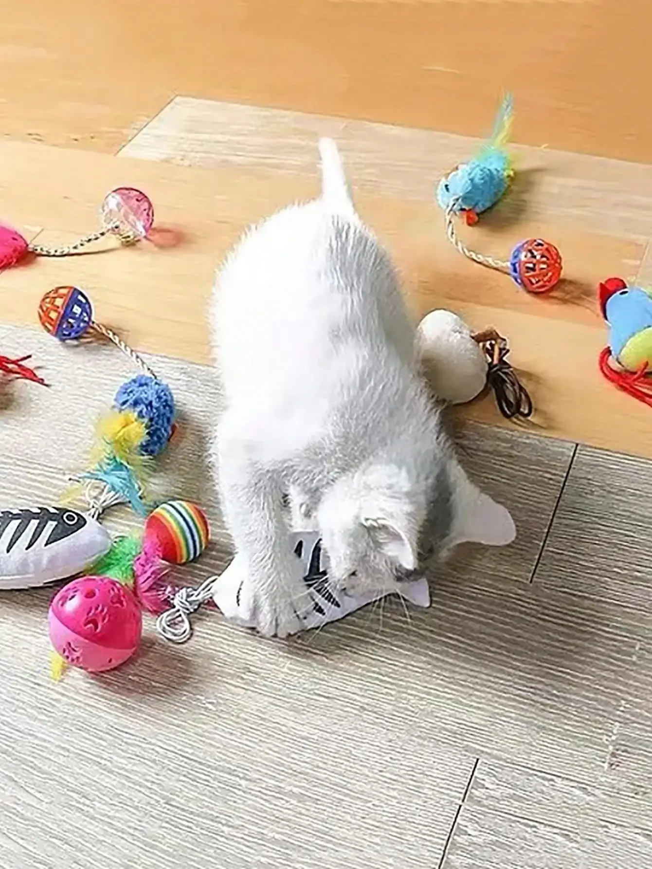 A Stuffed With A String Sounding Bell Ball Teases The Mouse Feather Mouse Cat Self-hi Toy Toy Cat Jouets Chat