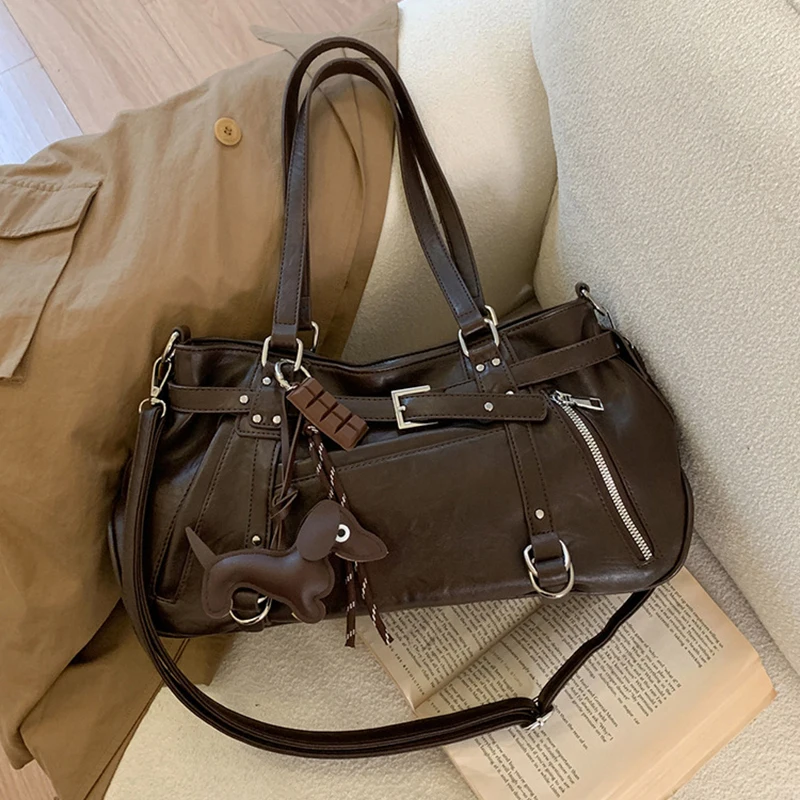 

Корейская большая сумка в стиле ретро, роскошная высококачественная женская сумка на плечо, стильная дизайнерская пряжка с шипами, простая повседневная сумка через плечо