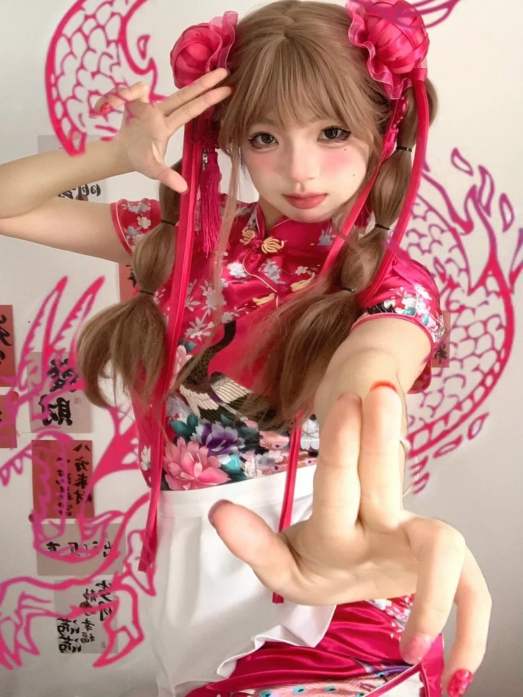 ชุดคอสเพลย์ Cisas Par สไตล์จีนใหม่ ชุดแม่บ้านโลลิต้า คอปกกลม ผ่าข้างต่ำ หรือแบบ Sve