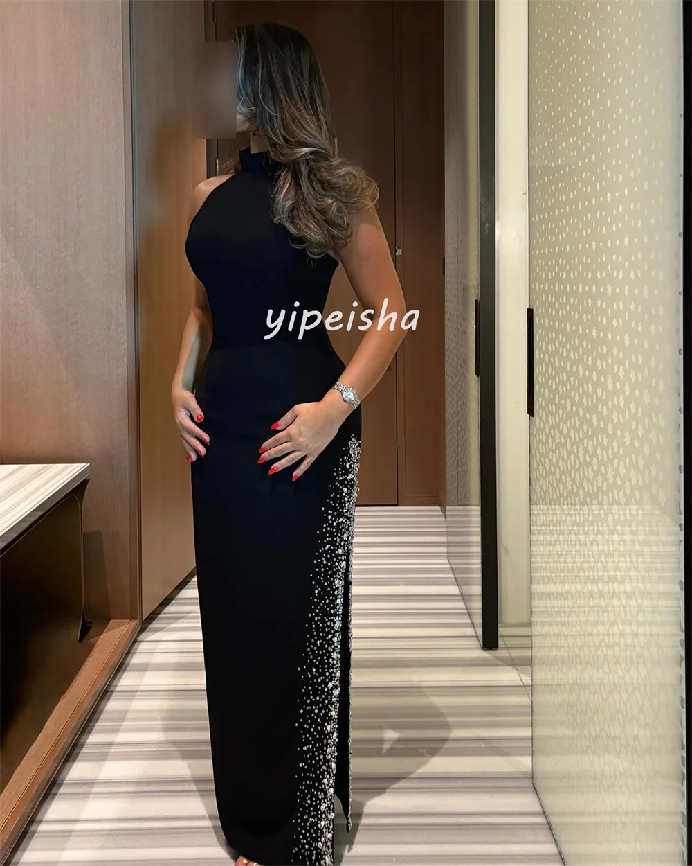맞춤 제작된 모던 스타일 우아한 저지 라인스톤 플리츠 컬럼 하이 칼라 롱 드레스, 맞춤 행사 드레스, 레트로 스타일