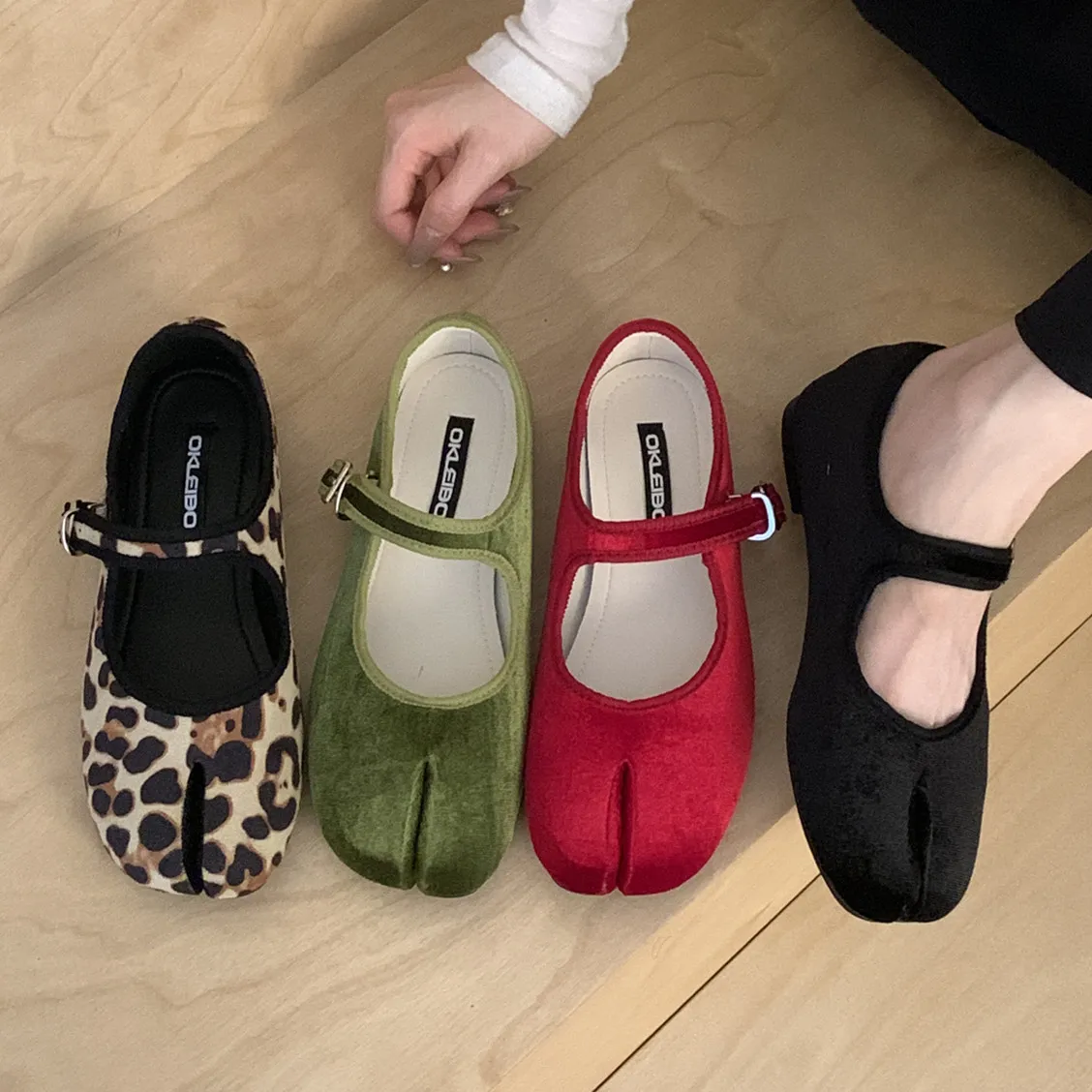 

Bailamos Women Flat Shoes Fashion Split Toe Flat Heel Laofer Shoes Shallow Soft Leather Casual Outdoor Mary Jane Shoes