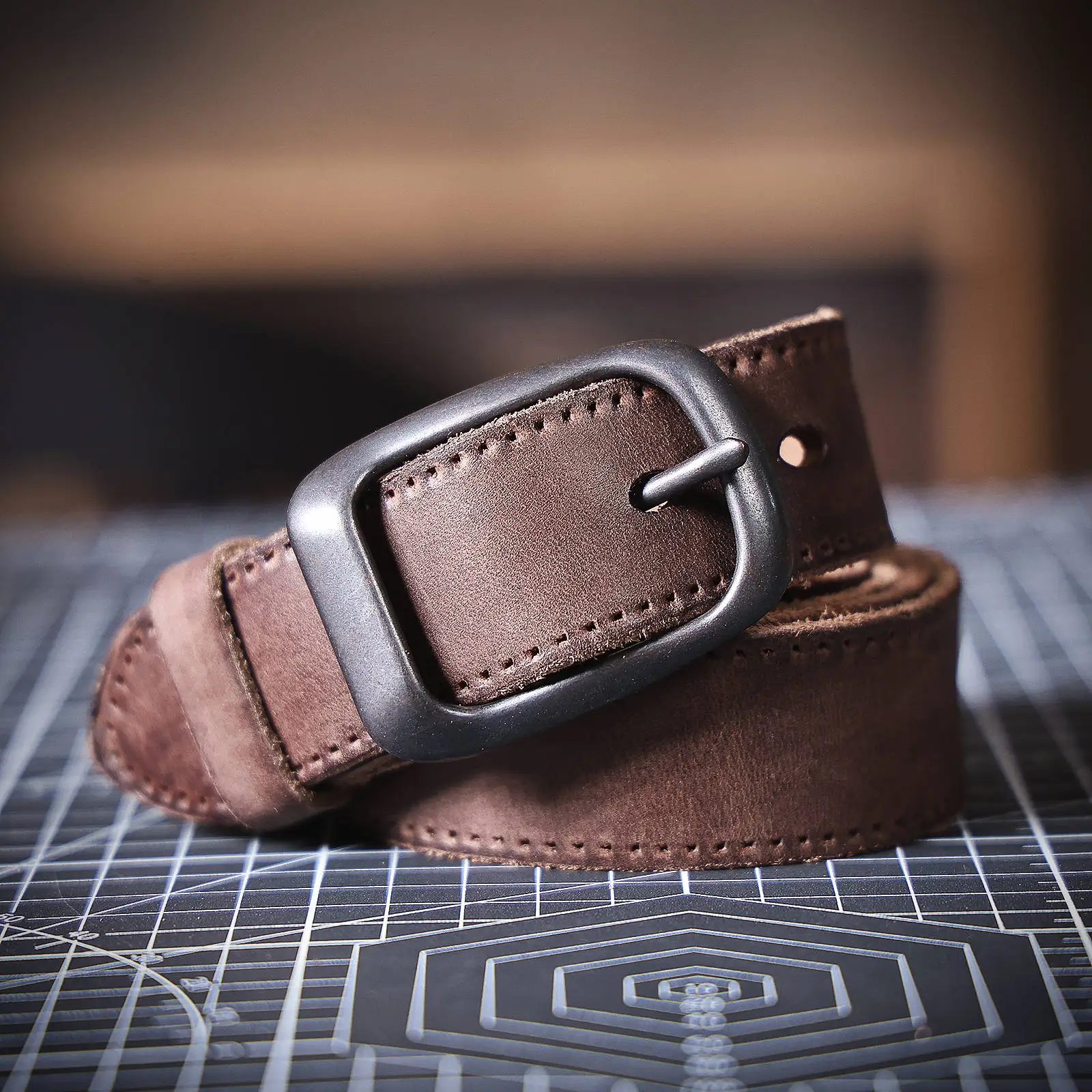 Echtleder-Herrengürtel aus Rindsleder, italienisches dickes Leder mit Geschenkbox, vielseitiger Retro-Jeansgürtel für Herren, ideale Wahl als Geschenk. – Detail 16