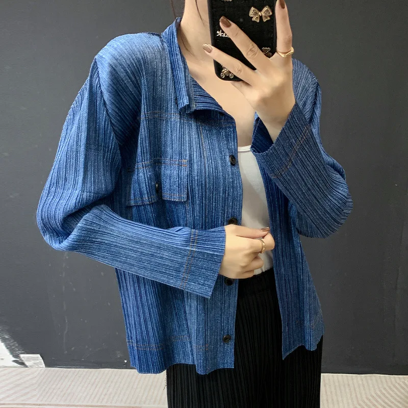 WHTREND قميص مطوي مطبوع للنساء تصميم فريد من نوعه نمط متخصص فضفاض مناسب متعدد الاستخدامات مرقع بأزرار علوية ربيع 2026