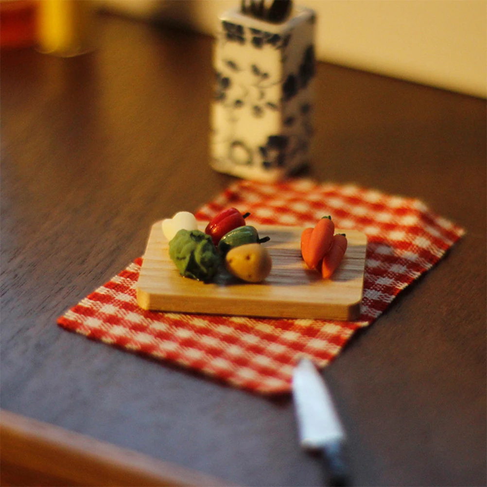 

Mini Cutting Board Realistic Vegetables Adornment Safe Edges Inspire Creativity House Accessory Scene Decoration Miniature