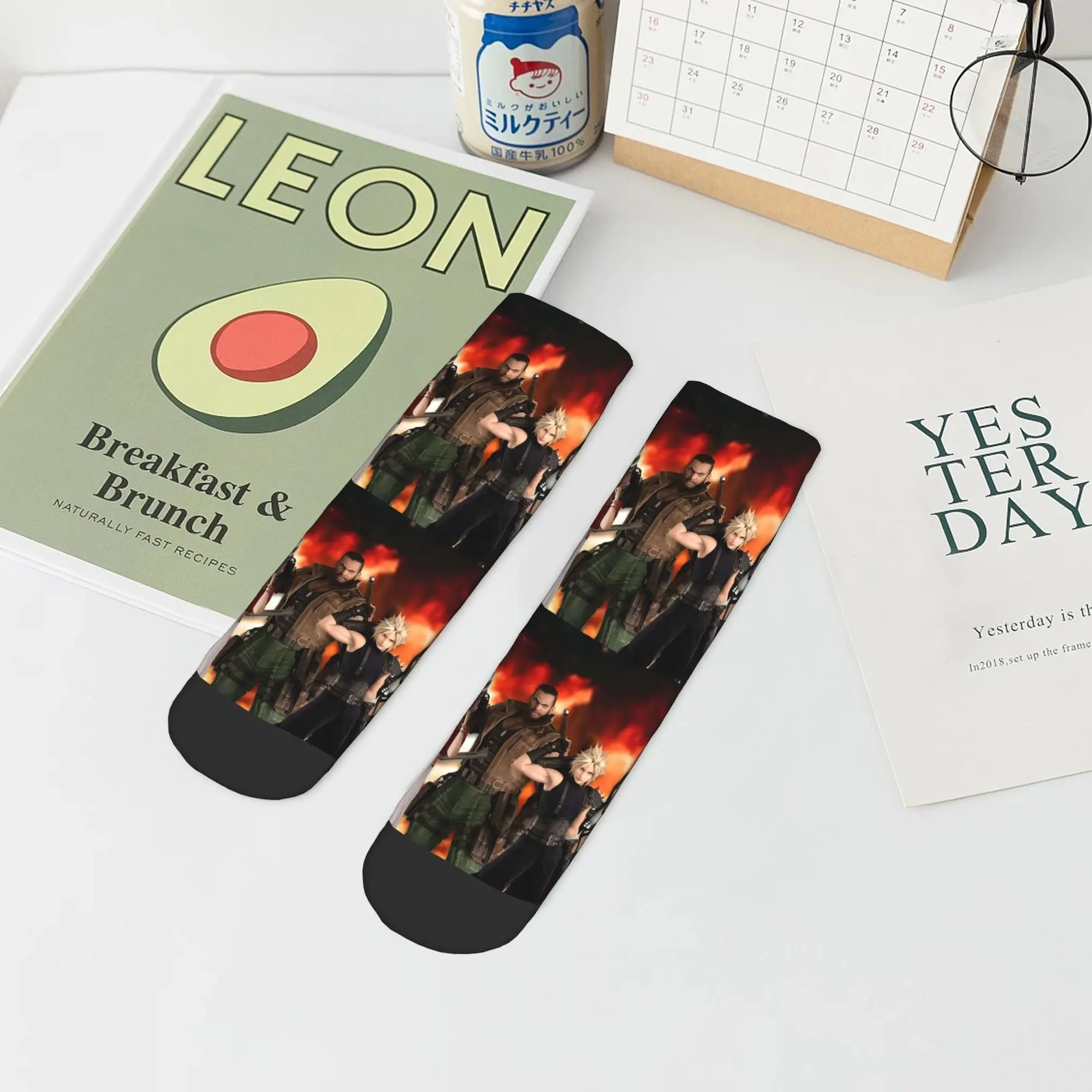 Final Fantasy VII - Chaussettes tout-en-un Harajuku Bas super doux Chaussettes toutes saisons Accessoires pour cadeaux unisexes