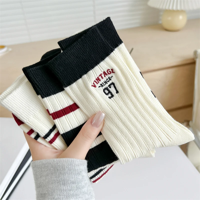 Fashion Socks For Women New Autumn Casual Breathable Striped Socks Mixed-Color Embroidery Girls Crew Socks High Quality Trends