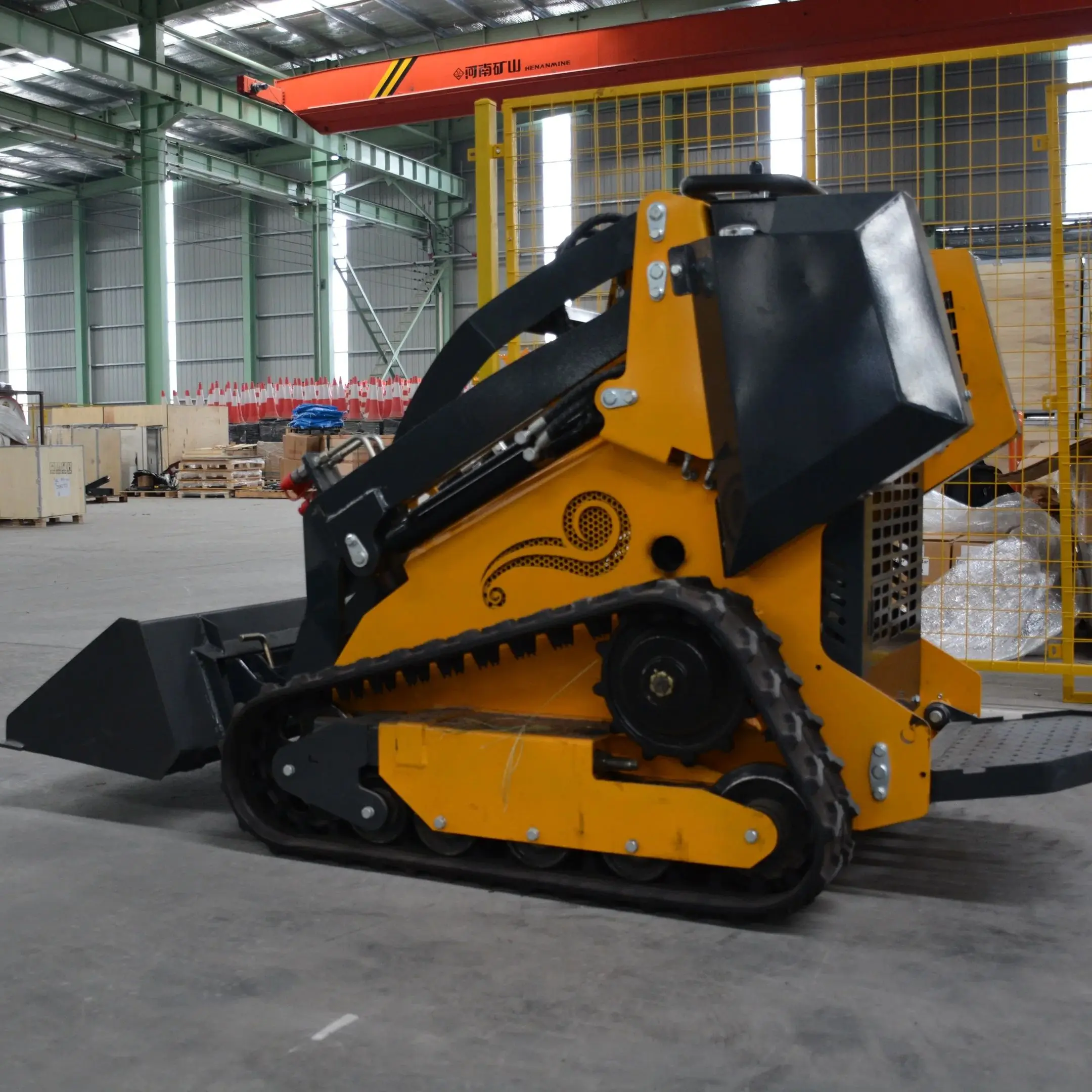 Compact track frame on small skid steer loader, new mini skid steer loader