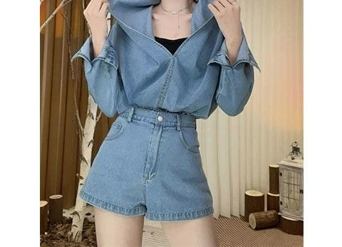 بدلة نسائية عصرية بقلنسوة مكونة من قطعتين، مجموعة خريف 2026 الجديدة بتصميم ريترو، توب من الدنيم وشورت عالي الخصر ونحيف