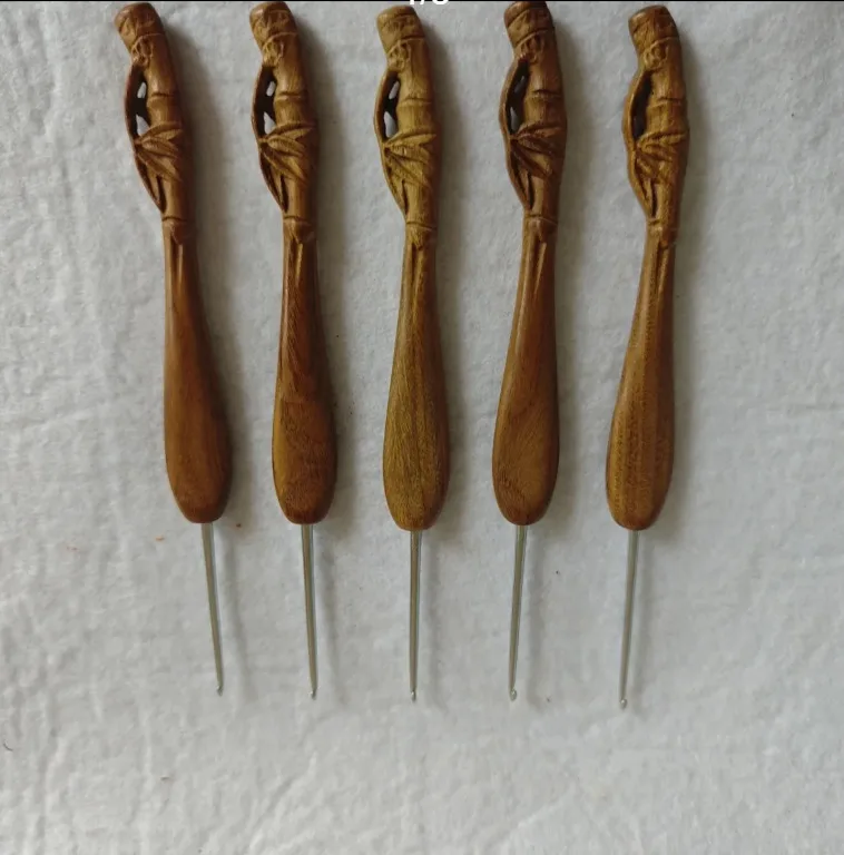 

Green Sandalwood Bamboo Crochet Hook Handle DIY Smooth Needle Tip Knitting Stainless Steel Sweater Tool