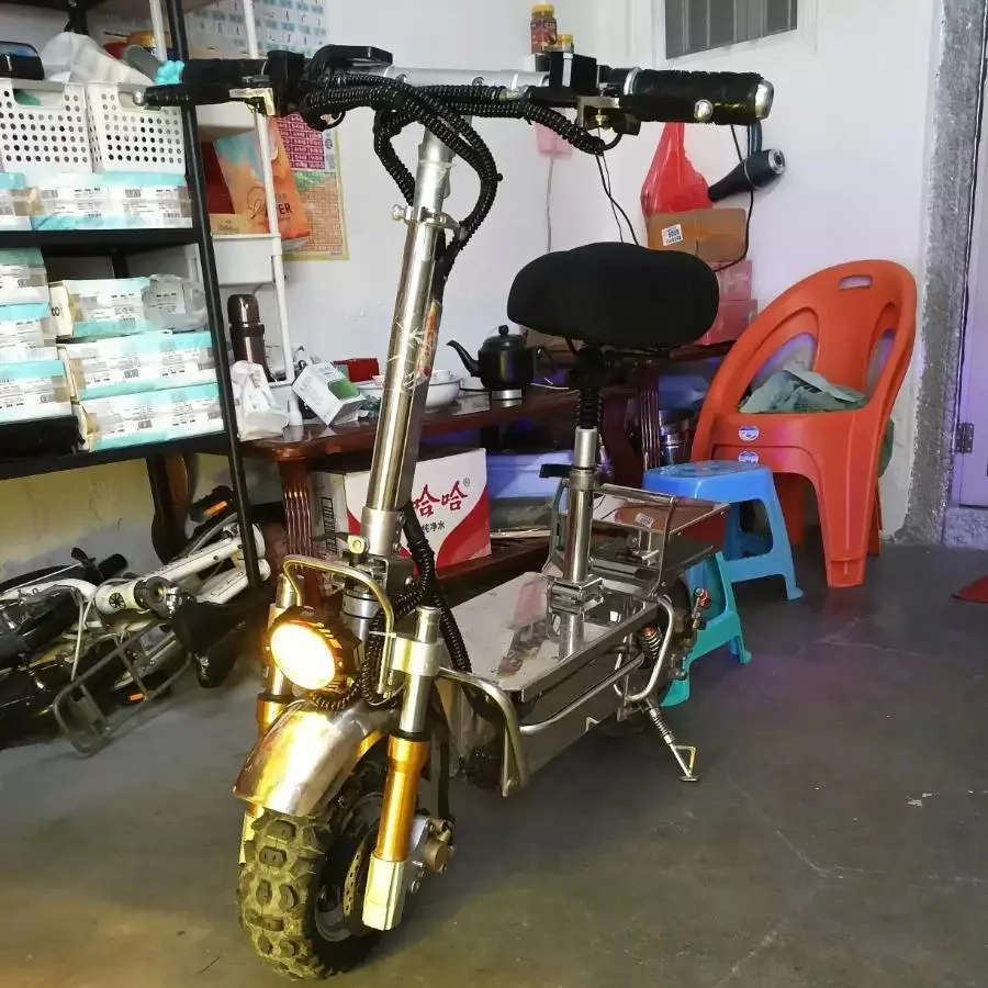 LED Lens Headlight for Folding E‑Bike, Horn Built‑in, Waterproof Fog Light for Folding Scooter Aluminum Alloy Casing