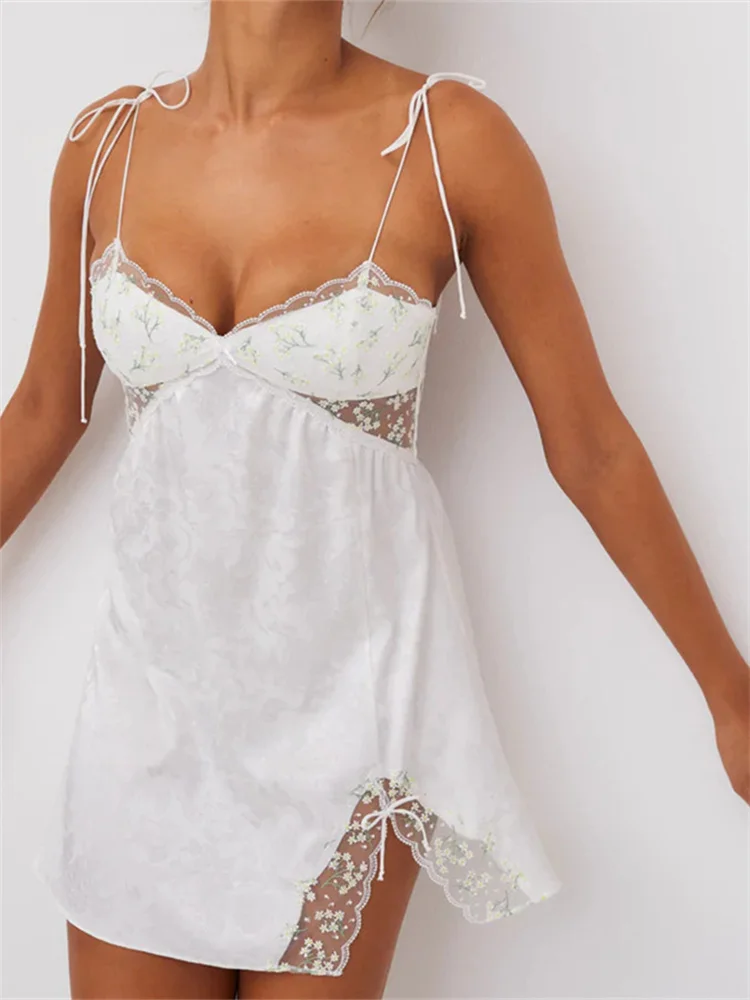 Mini abito corto in pizzo da donna stile CHRONSTYLE abito con spacco laterale senza maniche retrò con stampa floreale bianca senza schienale abiti Y2K Clubwear