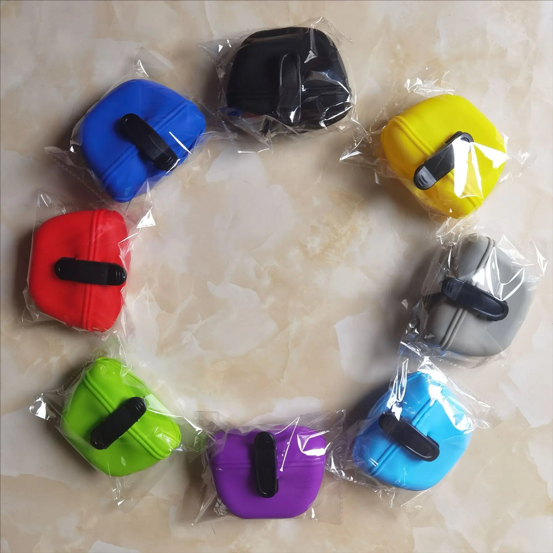 Food Grade Silicone Portable Dog Training Bag with Treat Bag and Food Dispenser - Convenient and Easy to Use