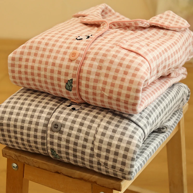 Winterpaar aus reiner Baumwolle, dreilagige Baumwolle, gepolstert, dicke Pyjamas, Cartoon-Stickerei, warme Winterkleidung für Männer und Frauen