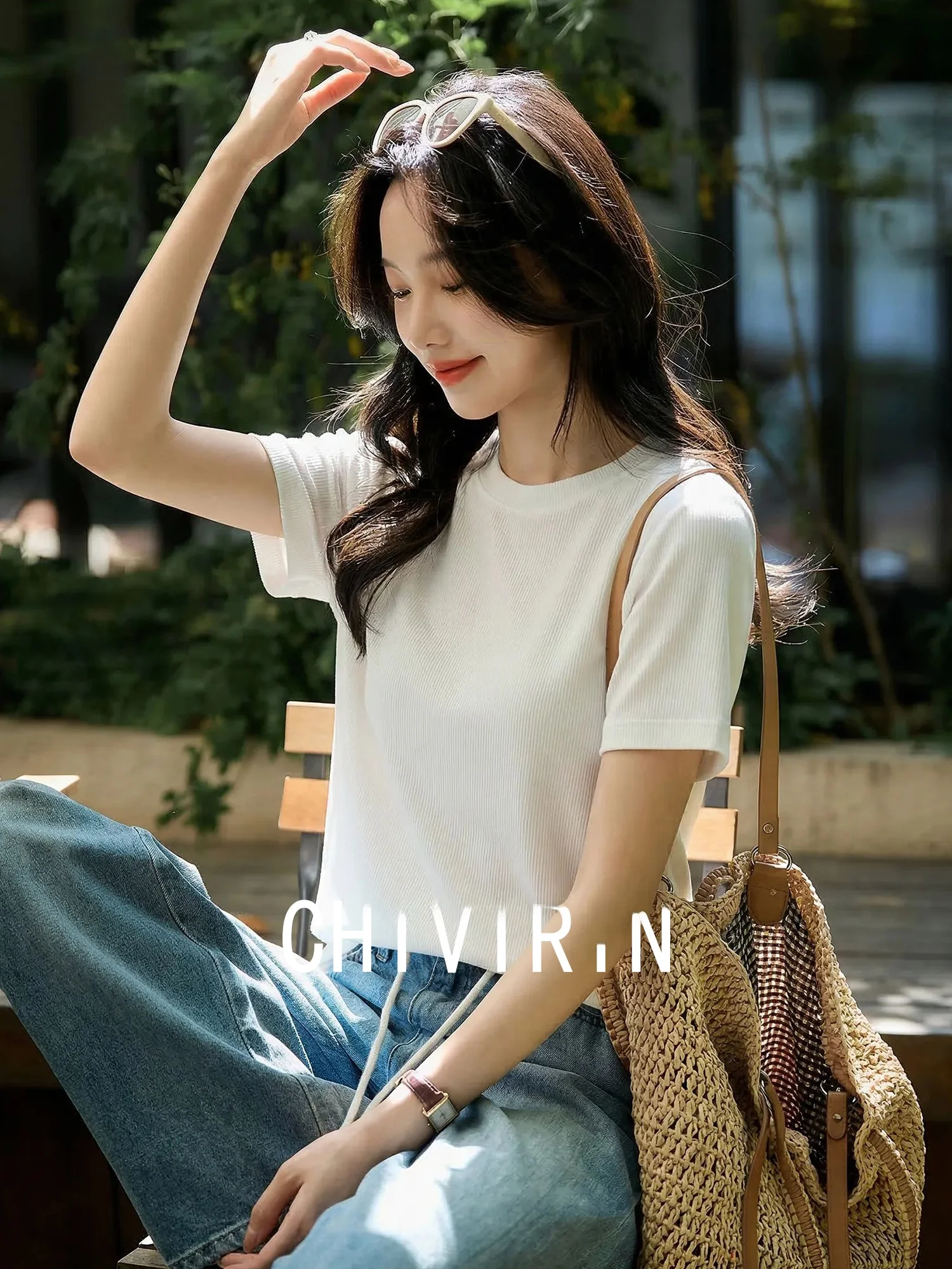 

Шелковая трикотажная футболка Chivirin с коротким рукавом и круглым вырезом, приталенная, белая, женская, летняя, повседневная, в роскошном стиле, модный топ