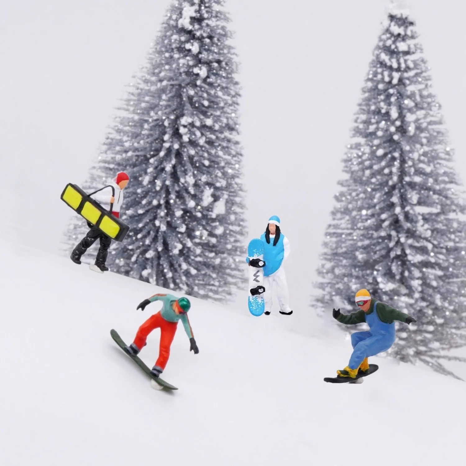 Resin Diorama 1/64  Snowboard Boy Girl Miniature Figures Miniatura 1/87 Minifigures Microlandscape Model DIY Figure Collectible