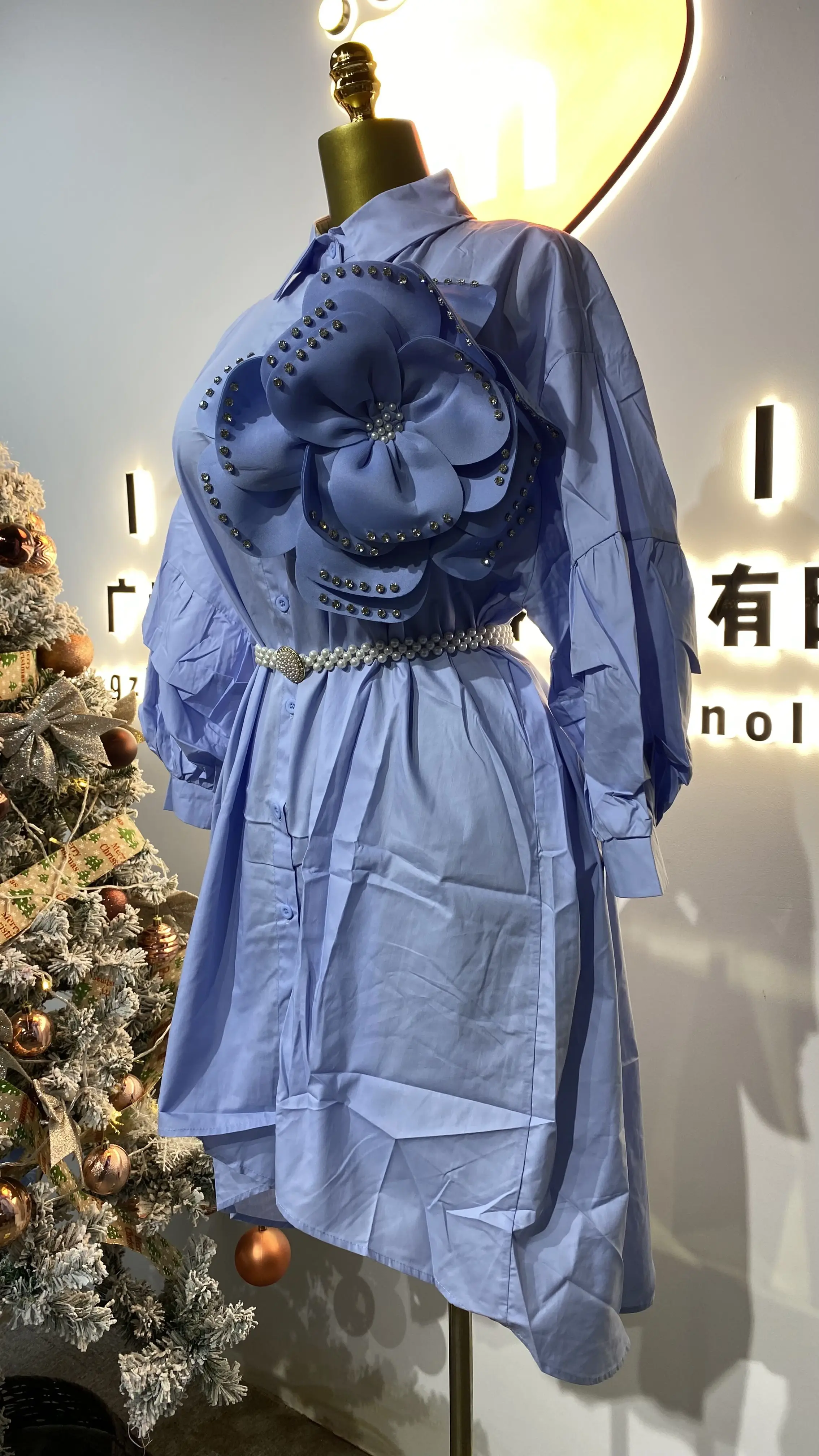 Nieuw Frans modeontwerp geplooid driedimensionaal bloemenoverhemd modieus gefrituurd straatcasual overhemd-GZMM257