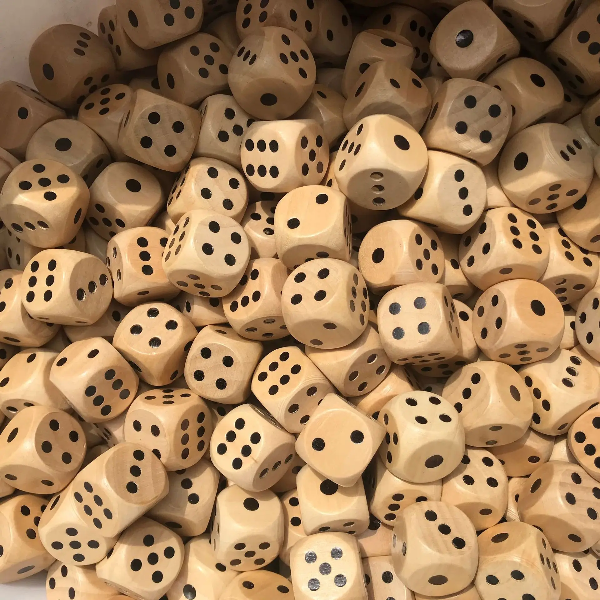 12 PZ 16mm Dadi In Legno Punti D6 Cubo Angoli Arrotondati 6-Sided Bar Club Party Giocattoli Per Bambini Gioco Da Tavolo Dadi Per Adulti