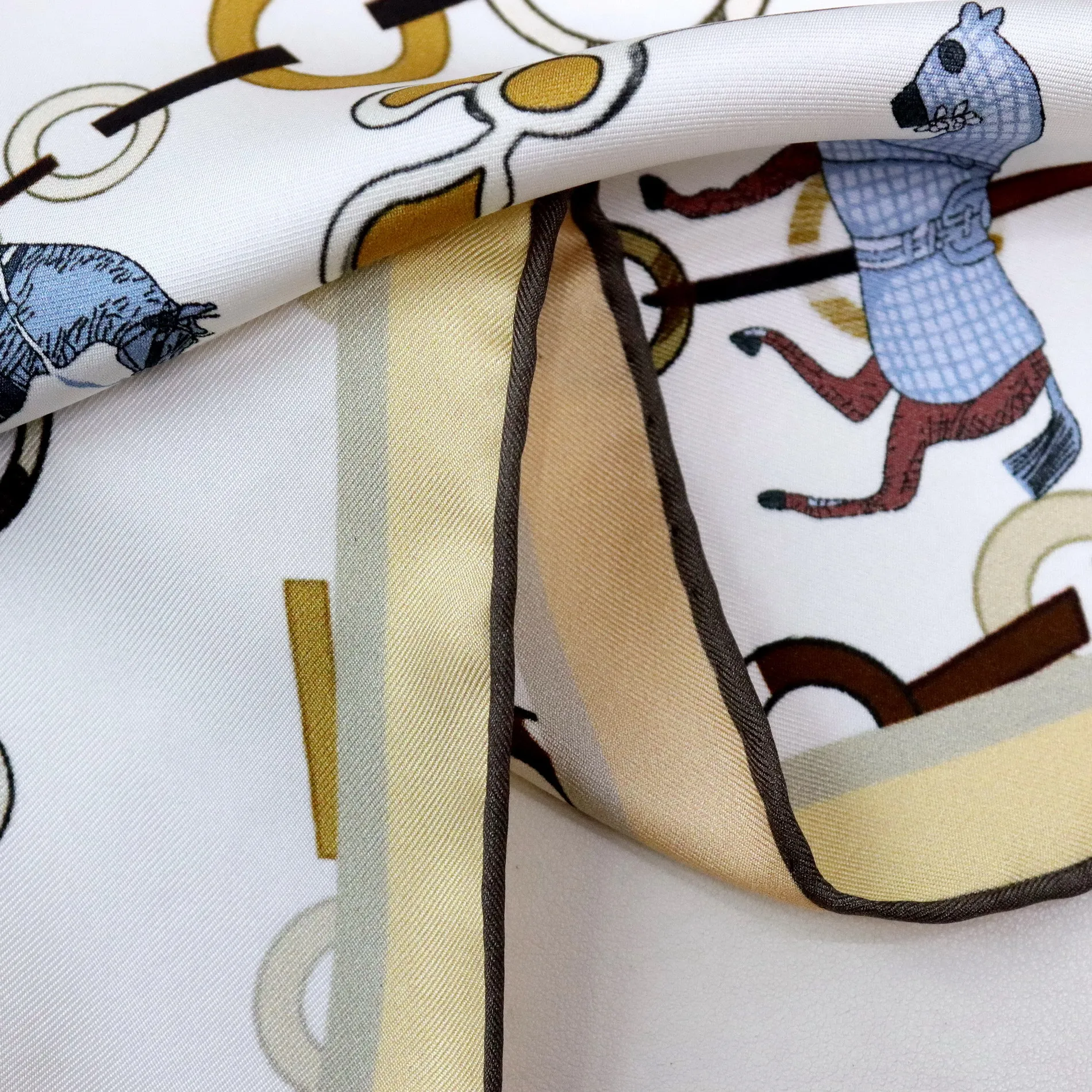 High-end Elegant Women Fine Small Horse Chain Double-sided Print Quality18MM Twill 100% Mulberry Silk Hand-rolled Edge Big Scarf