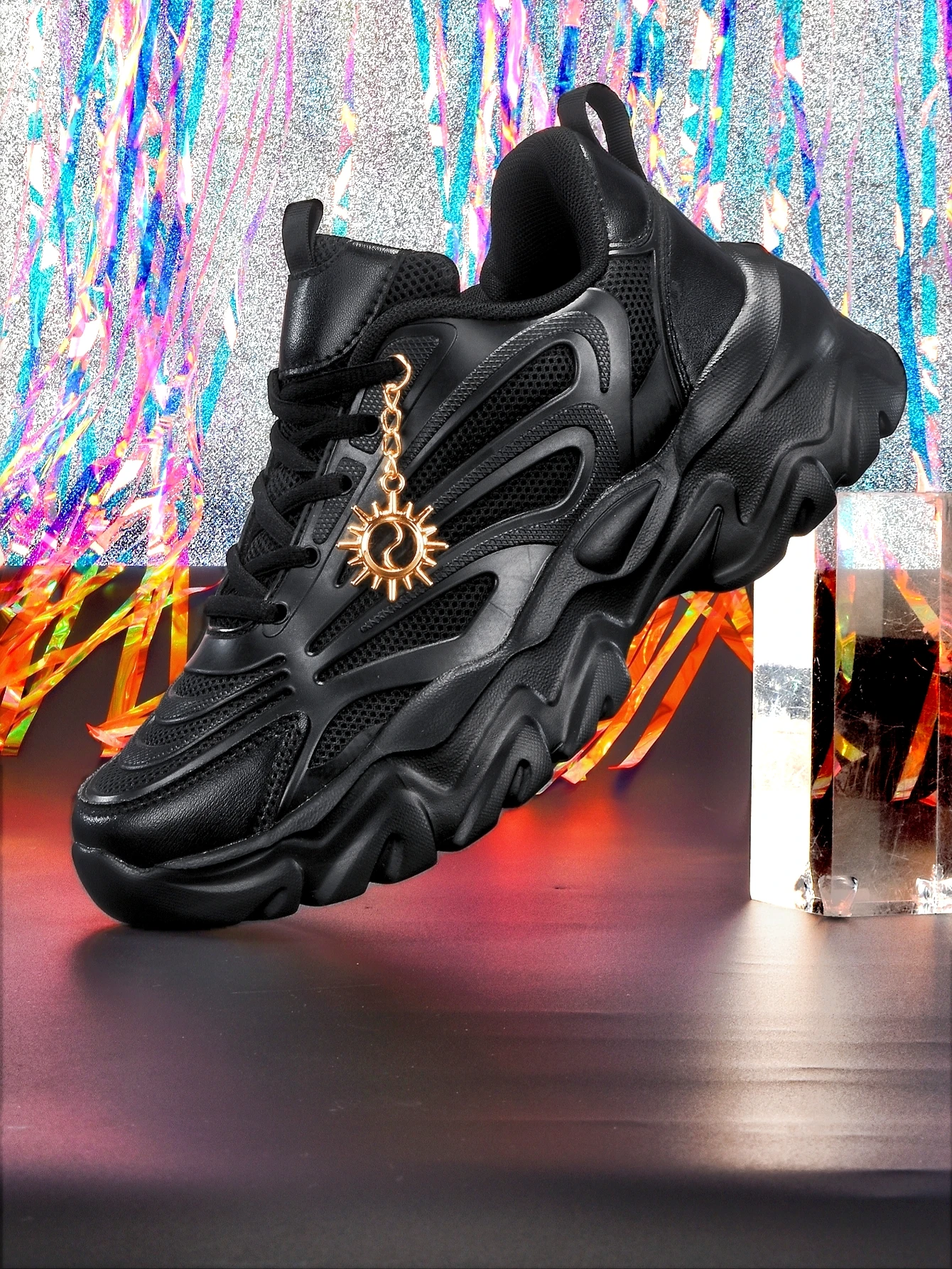 

Women's Thick-Soled 5cm Height-Increasing Vulcanized Shoes with Retro Gold Sun Metal Chain Decoration, Breathable Mesh Black Casual Sneakers, Eva Irregular-Shaped Outsole, Trendy and Unique, Suitable for Daily Outings, Commuting, Niche Style, Non-Crowded 