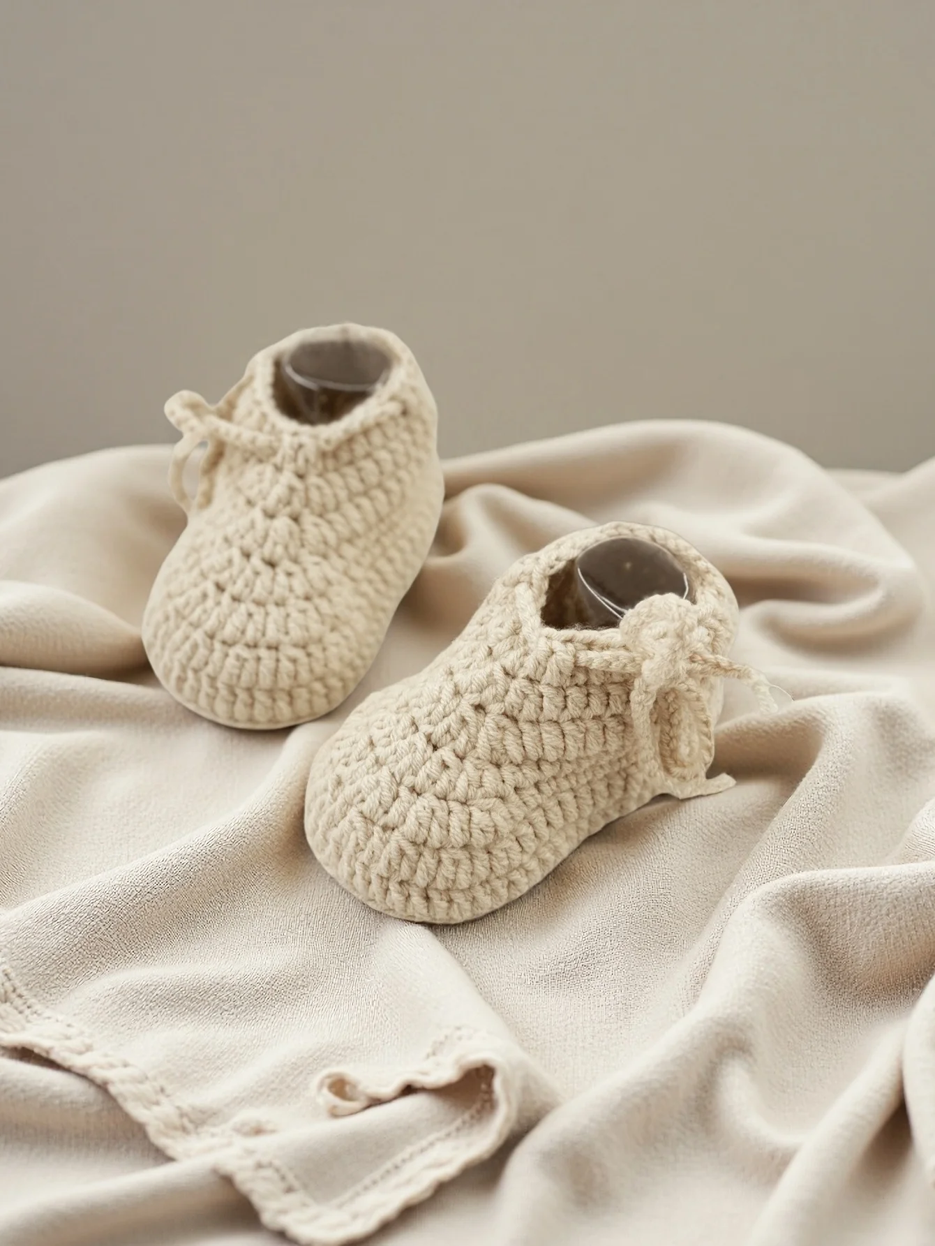 

1 Pair Handmade Crochet Baby Booties, Knit Infant Slippers with Lace-up Design, 0-12 Months