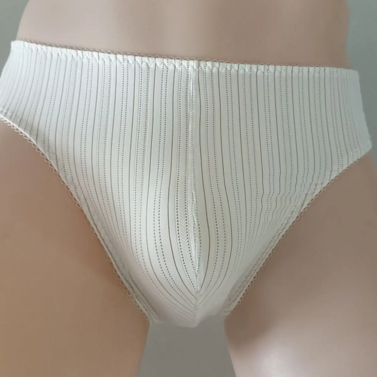 Stripe Design Man's Beige Color Briefs Elastic Stretch Middle Waist