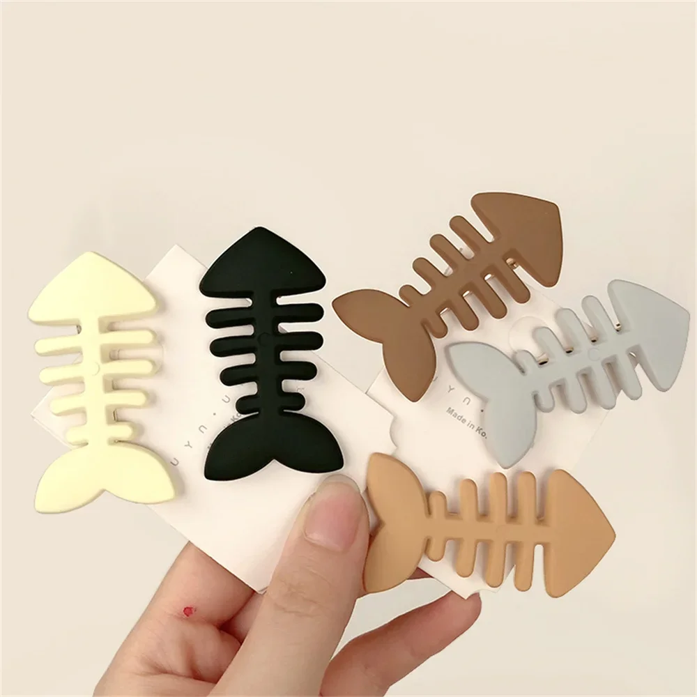 Simple Milk Tea Color Fishbone Hairpin Girl Cute Bangs Barrettes Sweet Side Hairgrips Temperament Duckbill Clip Hair Accessories