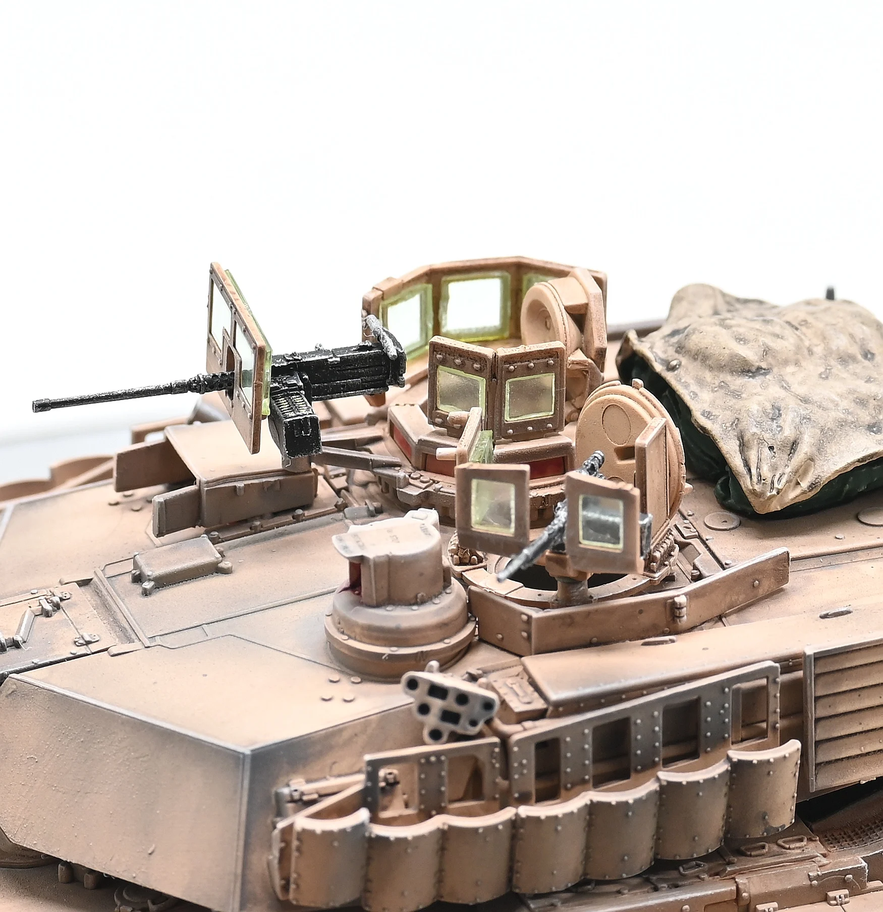 1/72Scale US M1A2 TUSK II Finished Tank Model Desktop Static Ornament Simulation Combat Vehicle Model Birthday Gifts