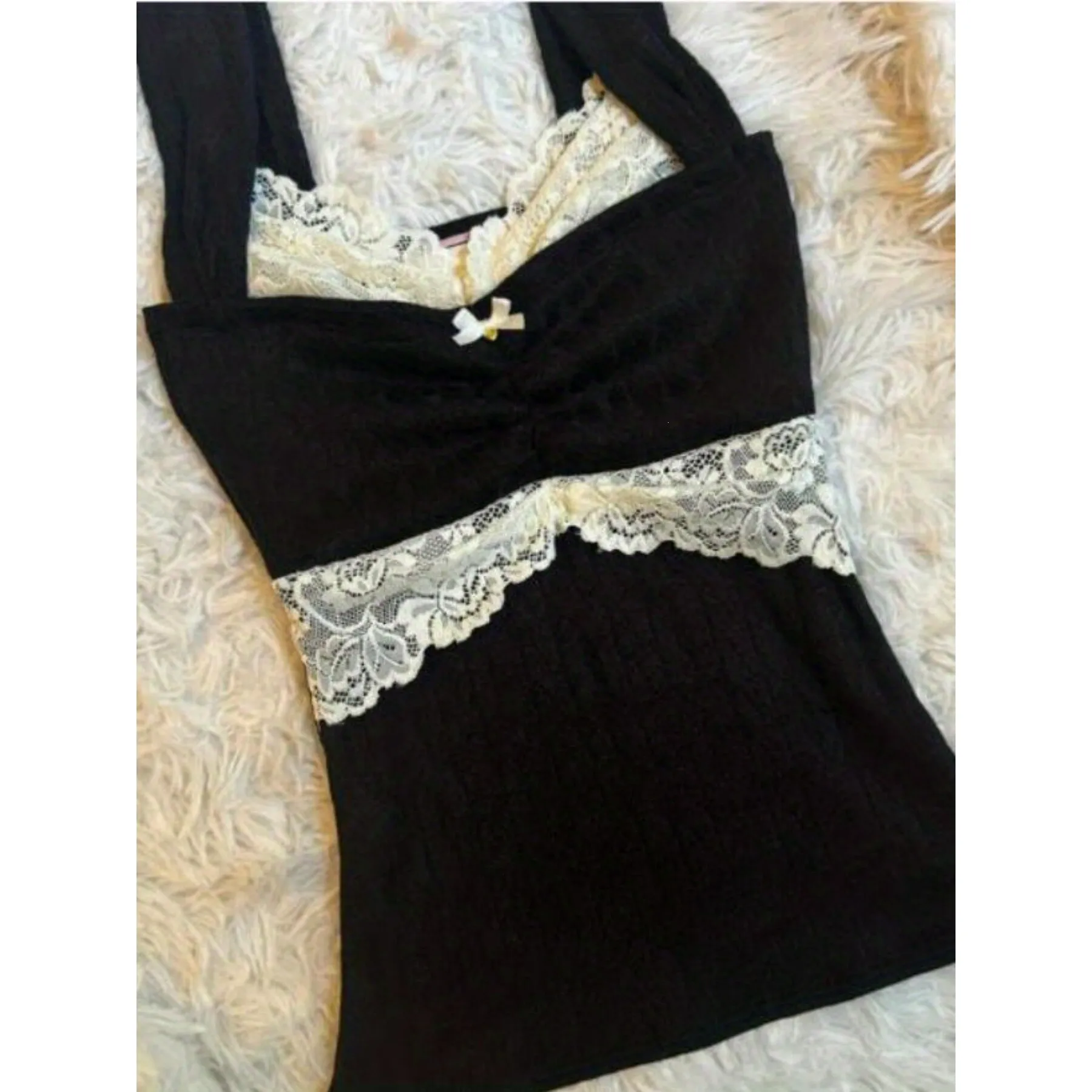 

Y2K Lace Bow Vest Top Women's Retro Lace Vest Cross-Border Fashionable Sleeveless Top with Bow Detail for Spring Season