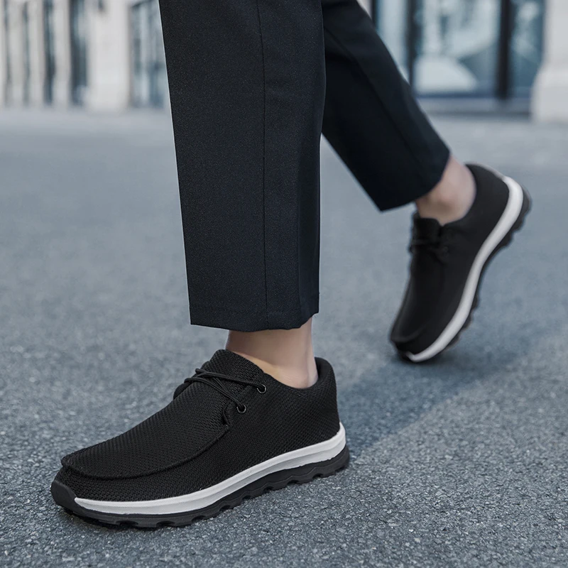 Scarpe casual da uomo traspiranti Scarpe vulcanizzate da uomo leggere con piattaforma da esterno Mocassini da uomo in morbida rete Scarpe da ginnastica antiscivolo