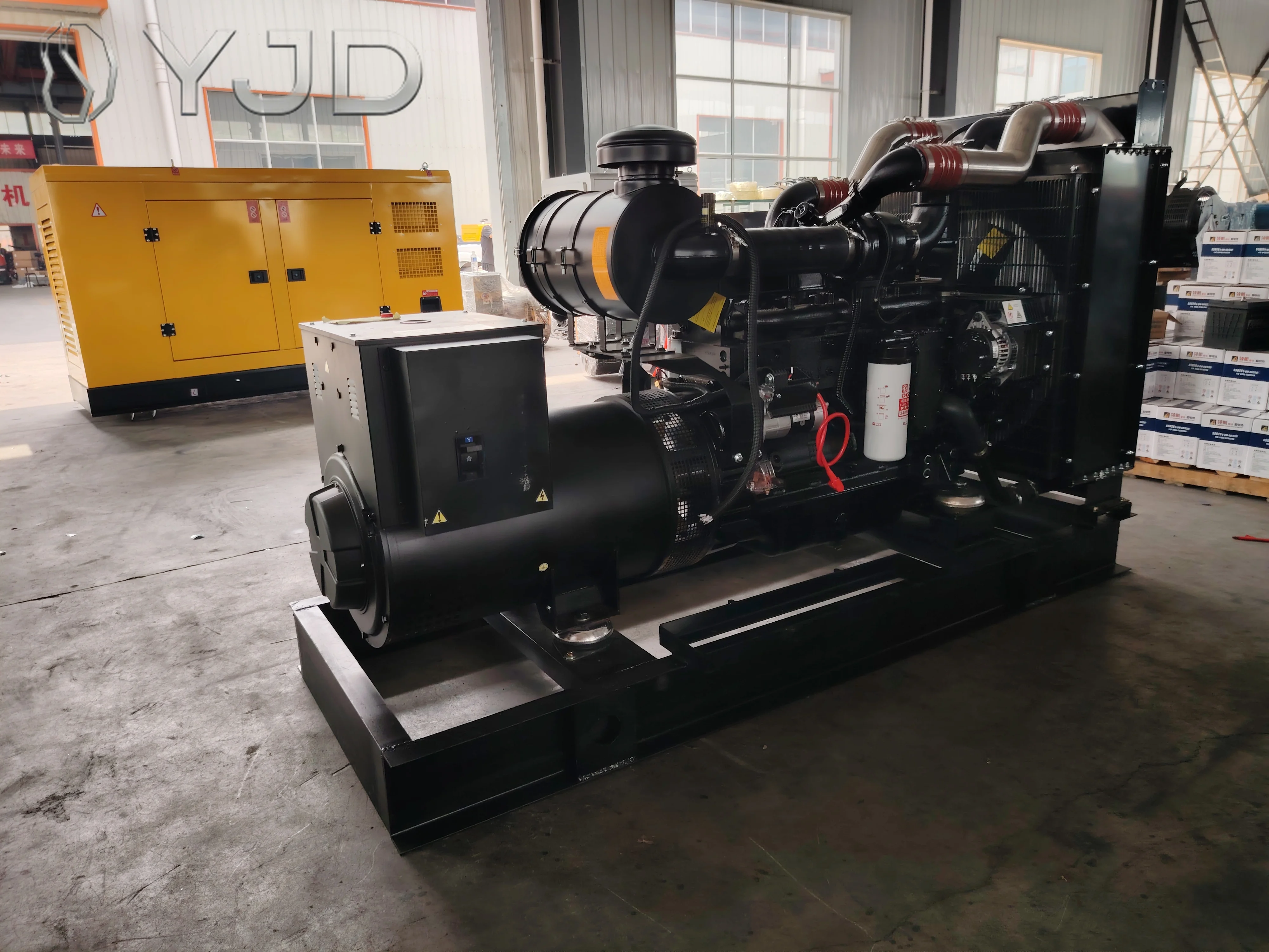 Diesel Generator Set 200kw for Cummns Open Frame with Automatic Voltage Regulation 24V DC Electric Start 380V/220V 50/60Hz