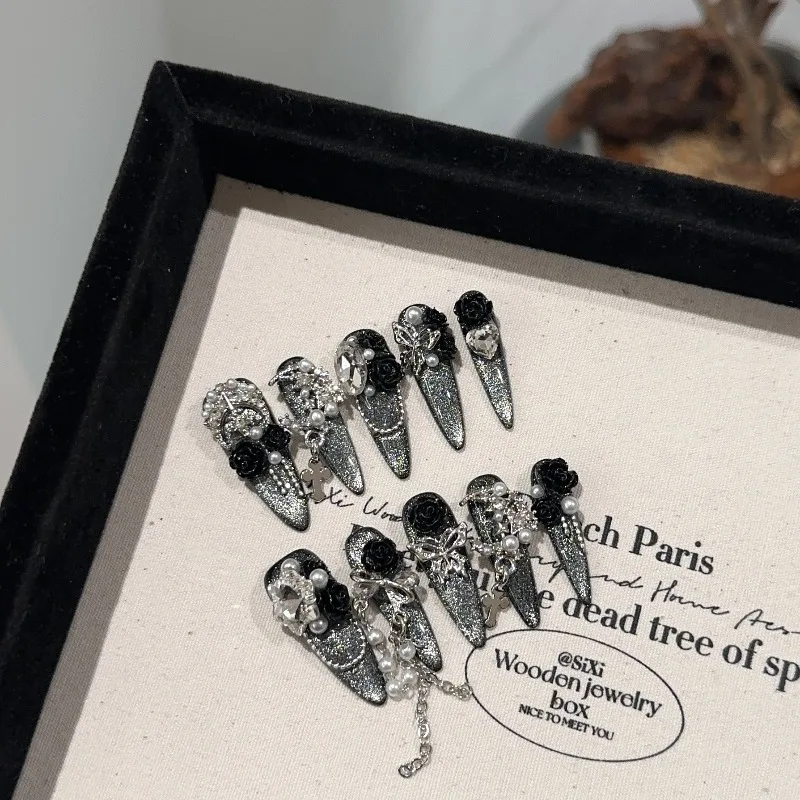 10 Stück 3D-Herzschleife, handgefertigt, zum Aufdrücken der Nägel, langes Stiletto, Schwarz, Weiß, mit Strassdetails, Punk, Y2K-Hot-Girl-Stil, künstliche Nägel