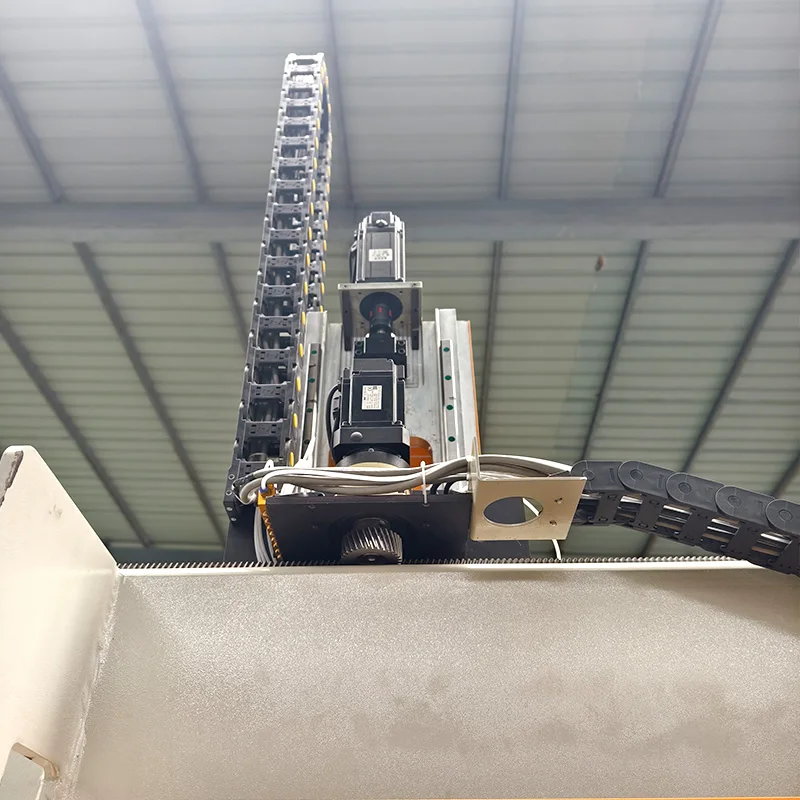 Automatische deur- en raamafdichtmachine