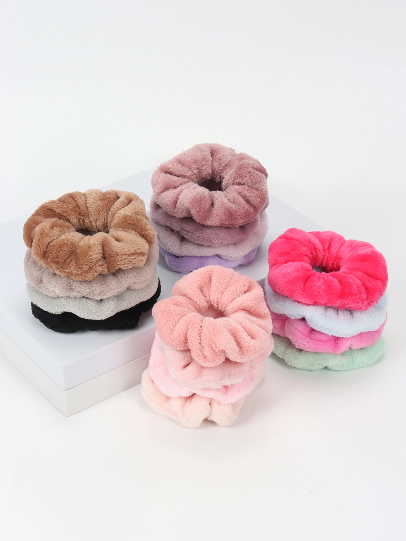 4er-Pack Haargummis, flauschig und weich, elastische Plüschhaargummis, Haargummis für Pferdeschwänze, die das Haar schützen, ohne es zu beschädigen_voghion.com
