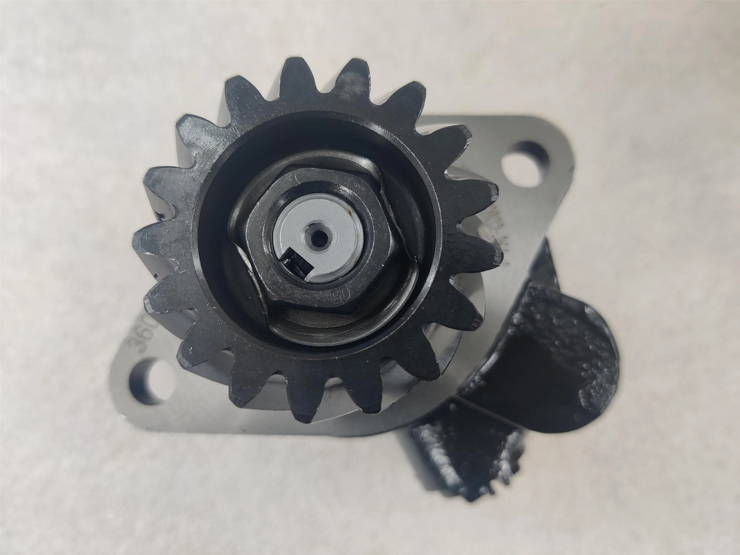 YZ972547000035 Sinotruk Howo TX Truck Spare Parts Steering Pump