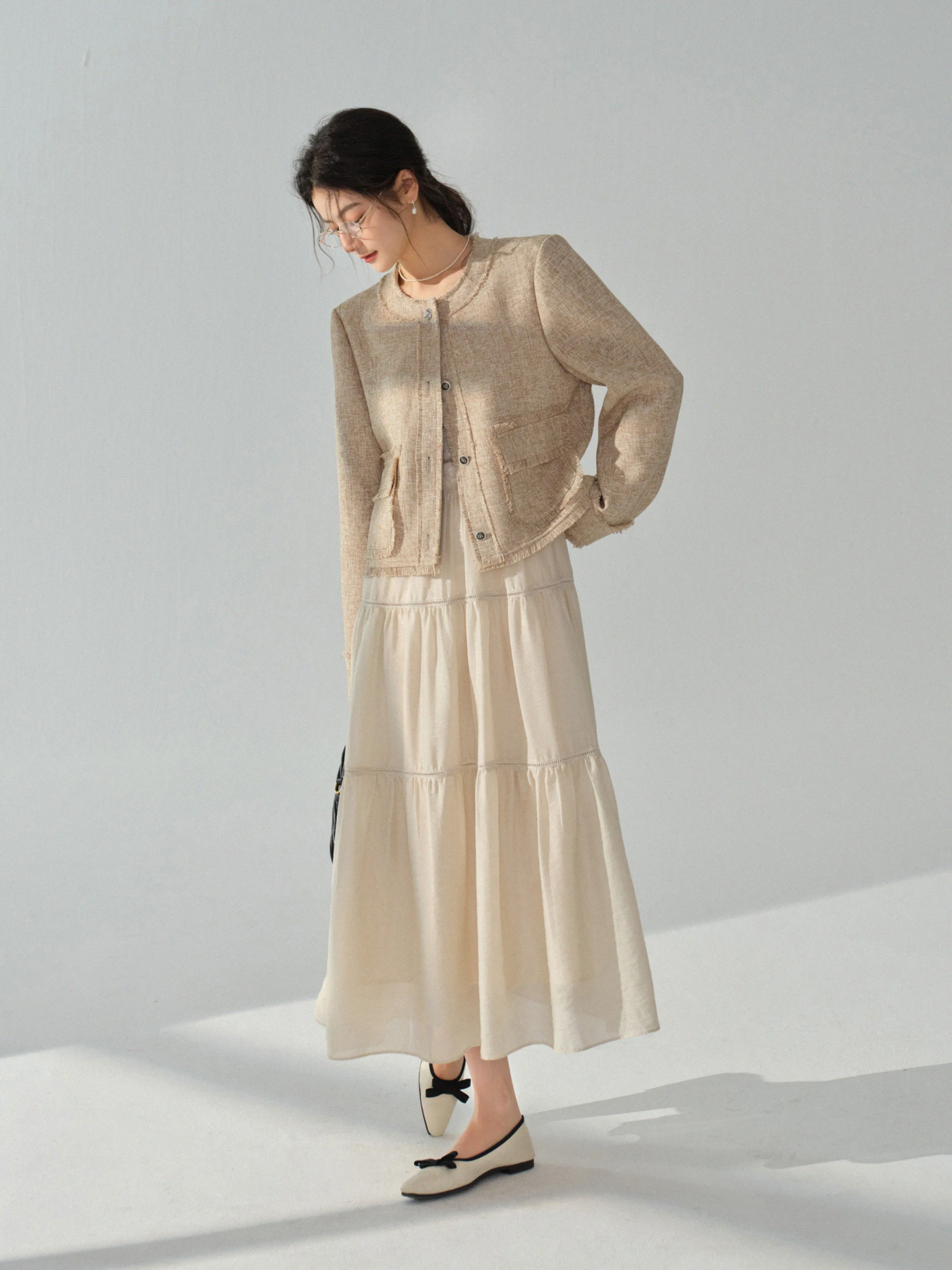 French Chic Tweed Jacket Women Round Neck Short Coat with Fringe Trim Elegant Loose Fit Outerwear Autumn Office or Casual Wear