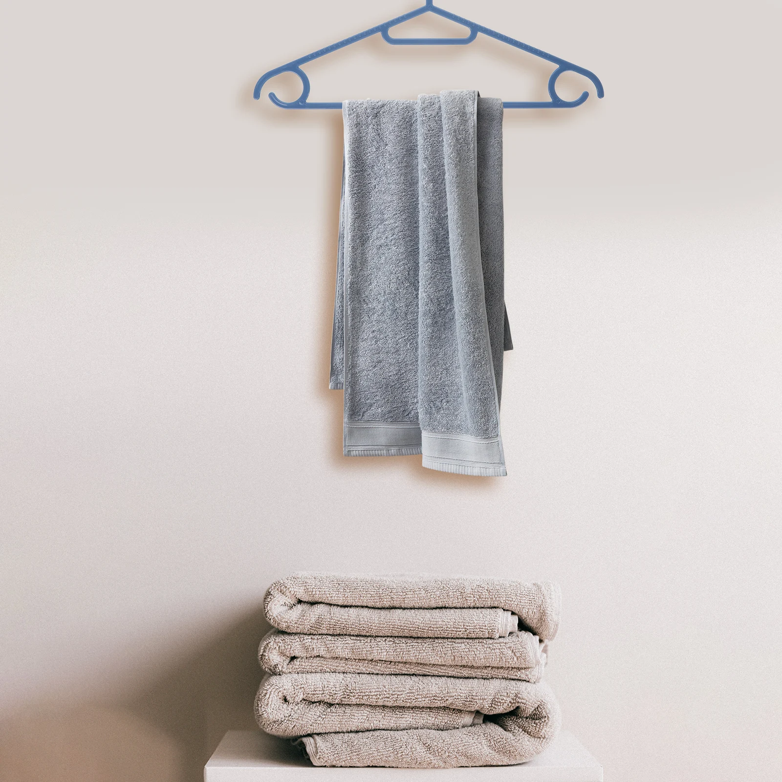 

3pcs Plastic Hangers Lightweight Closet Organizers Quilt Balcony Clothes Drying Rack Space Saving Adult Size Non Slip