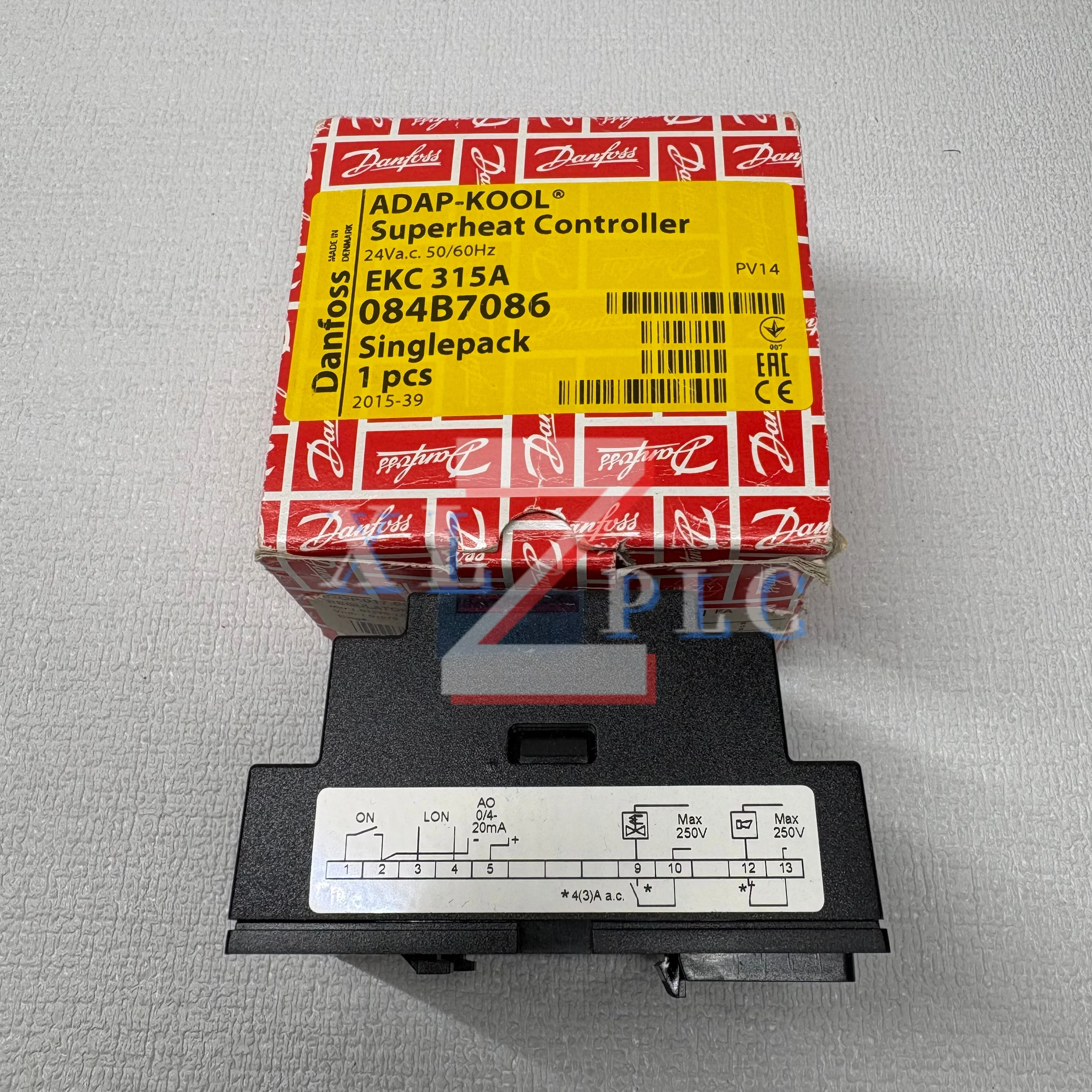 

084B7086 EKC315A Контроллер перегрева новый в коробке