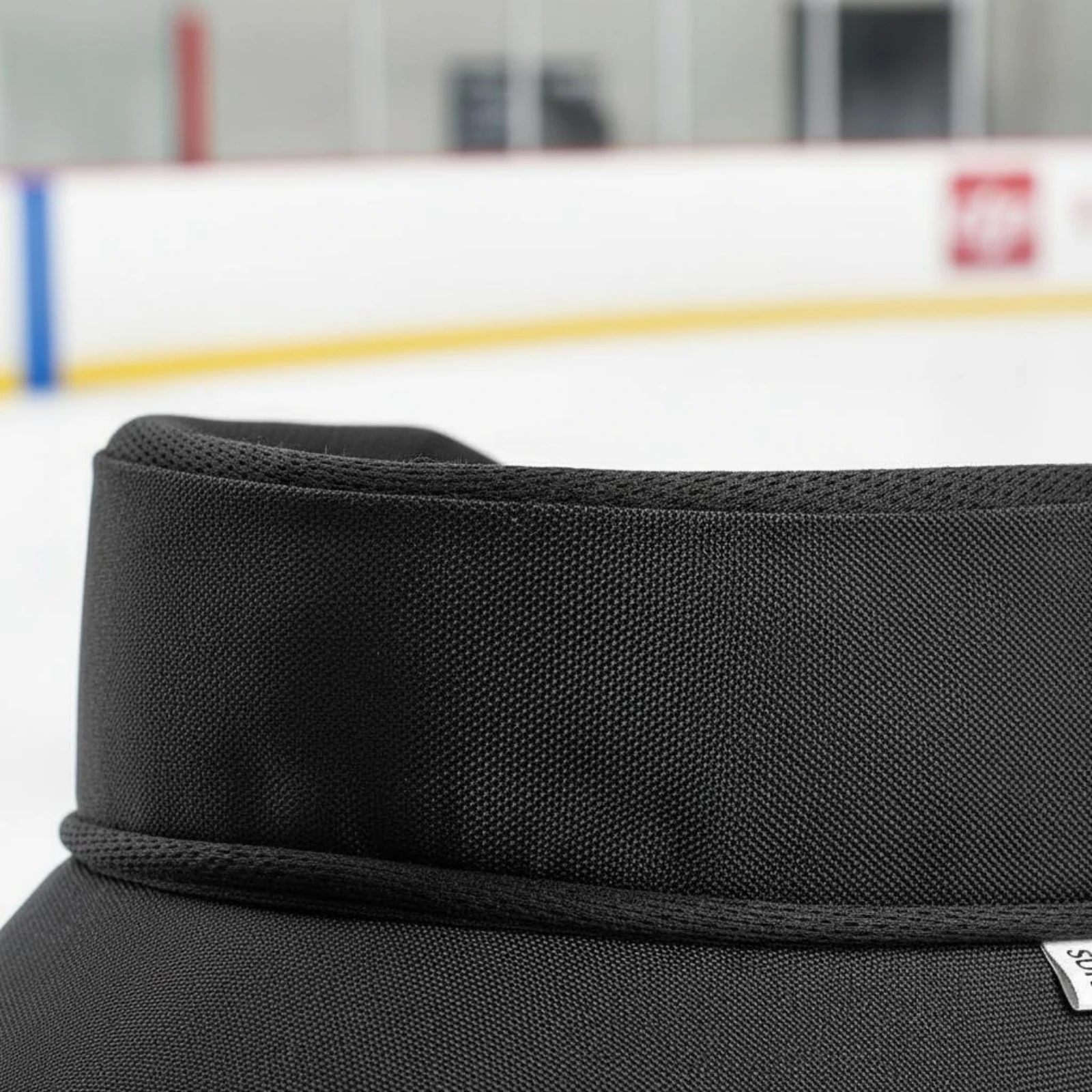 400 Pieces Ice Hockey Neck Guard Lightweight Speed Skating Neck Guard Sports Protection Adhesive Design for Skaters