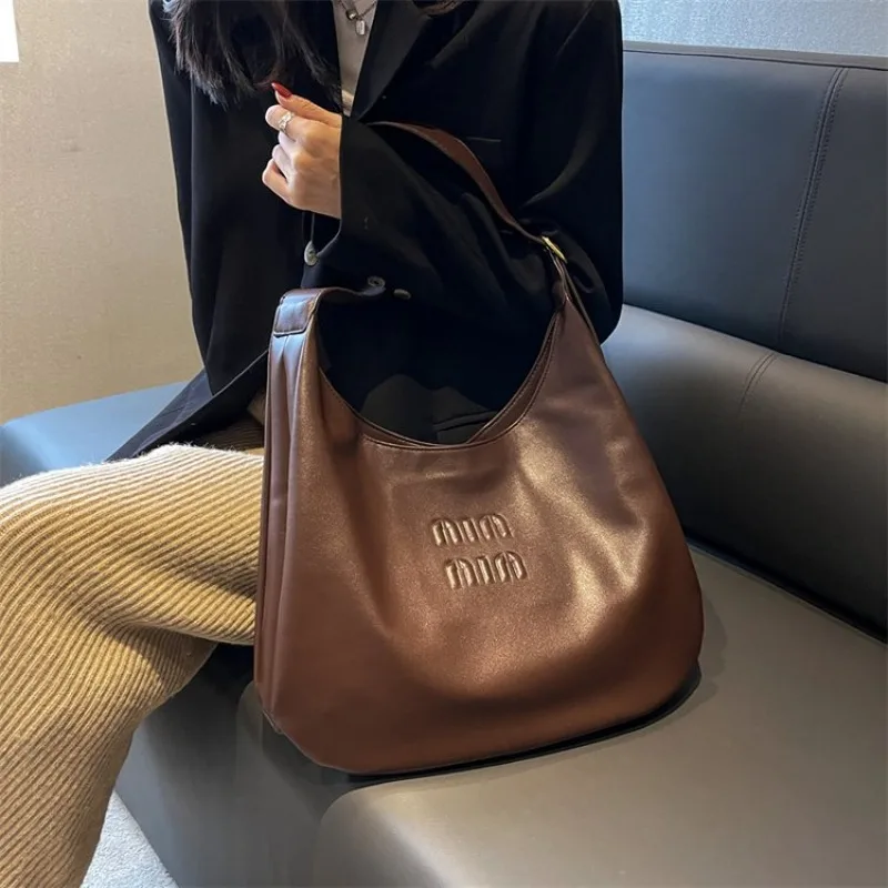 

New Style Niche Crossbody Bag - Exquisite Trendy High-End Design for Girls' Fashionable Sweet Retro Daily Outfits