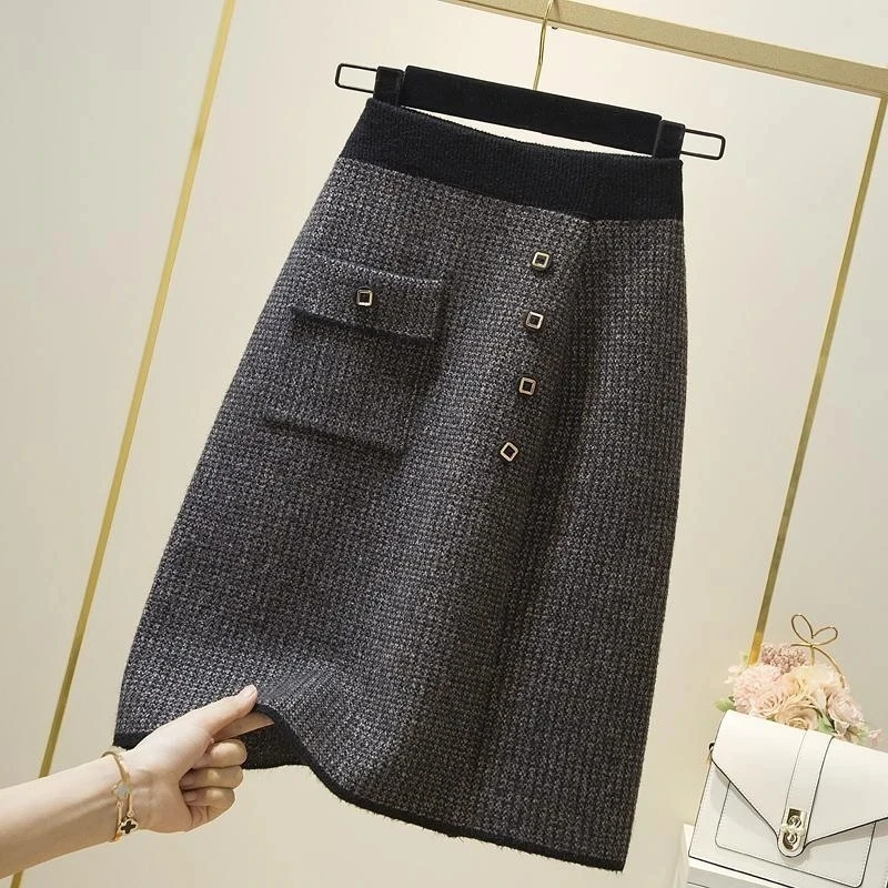 2026 Autumn/Winter New Knitted Half Skirt Women's Design Sense Retro Pocket Slimming Versatile Bag Hip Skirt Grey Black Coffee