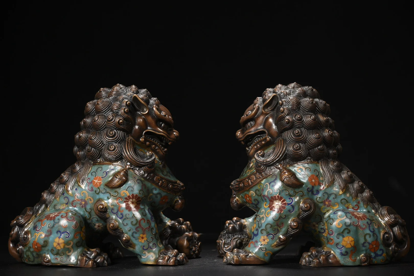 

10"Xizang Folk Old Bronze Cloisonne Enamel Flower texture Lion Statue Door God Beijing Lion Amass wealth Ornaments Town house