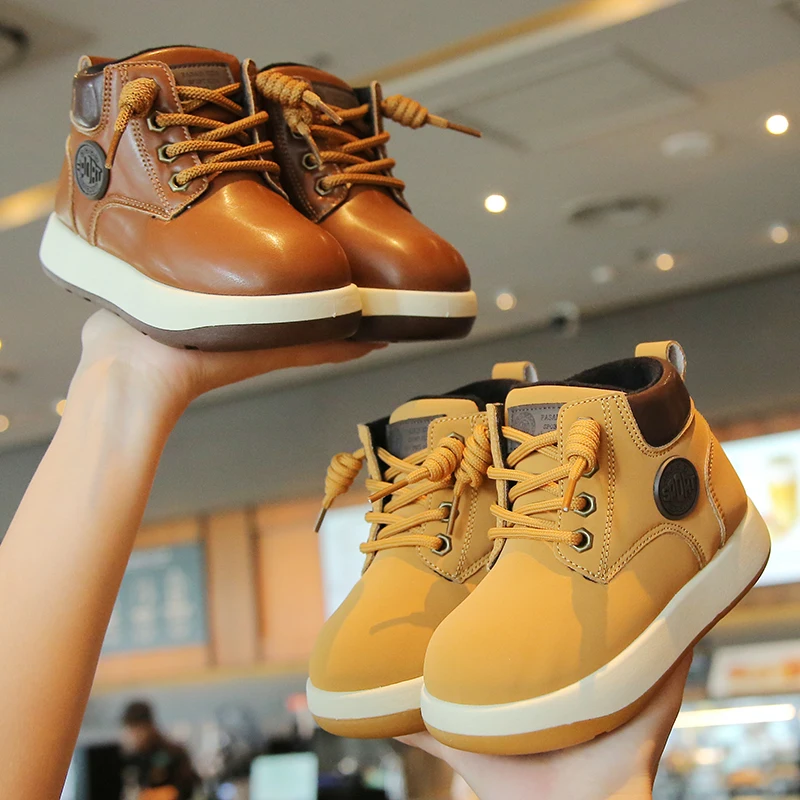 

New Korean Style Girls' and Boys' High-top Leather Boots with Flat Bottom in Autumn and Winter Fashion and Leisure Booties.