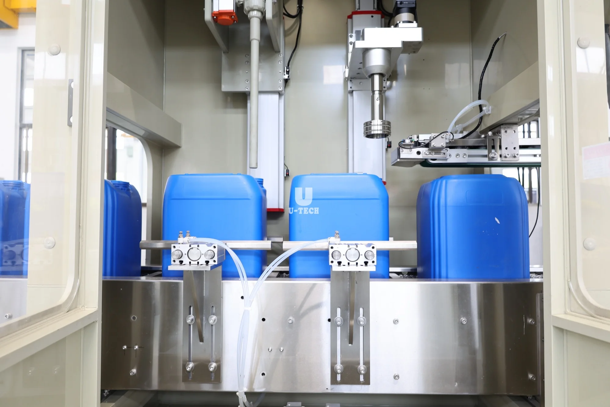 Automatyczna maszyna do napełniania i zamykania płynów o pojemności 20 litrów z pojedynczą głowicą