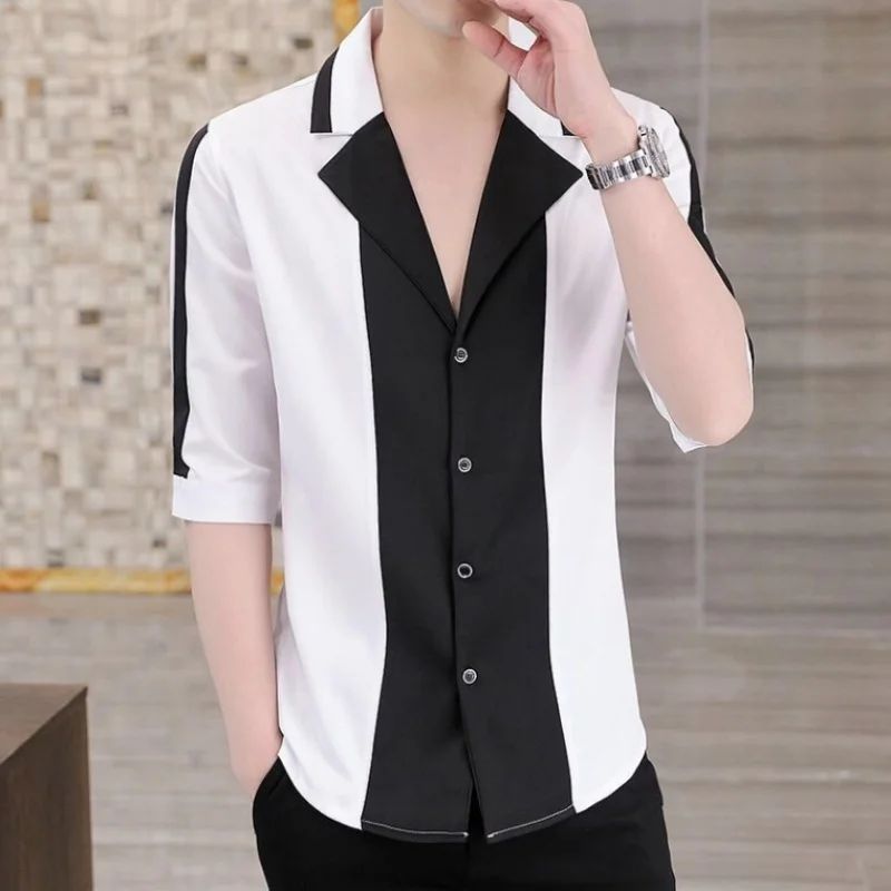 قميص صيفي أبيض وأسود متوسط الأكمام للرجال بقصة ضيقة كاجوال 3/4 كم قميص عالي الجودة موضة الأعمال قميص بأكمام طويلة